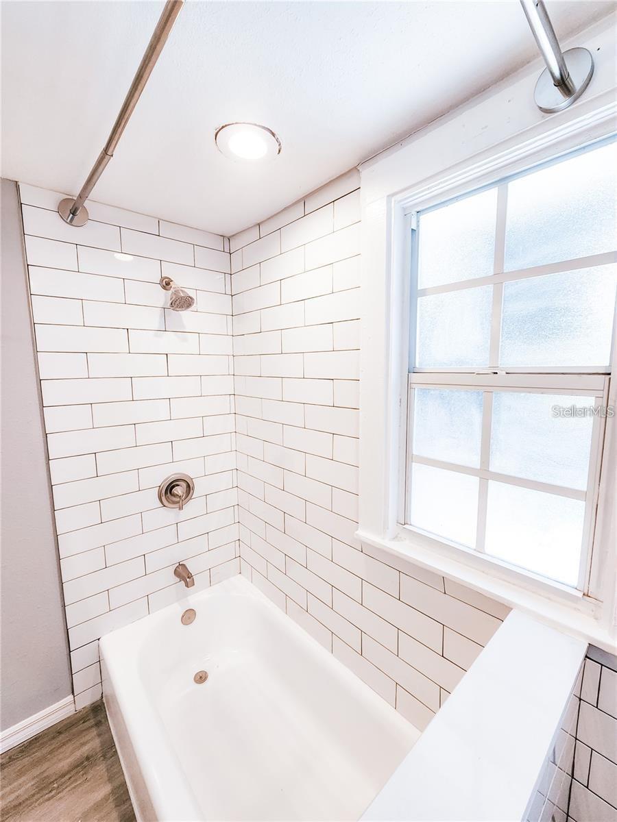 Image 20 of 34 For 825 Kenilworth Terrace