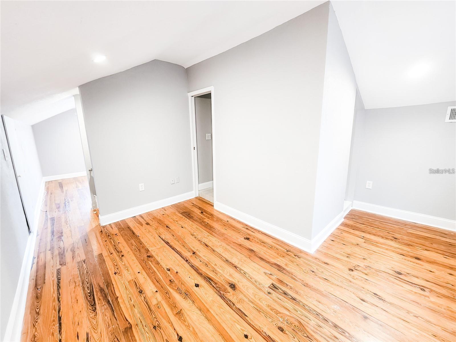 Image 26 of 34 For 825 Kenilworth Terrace