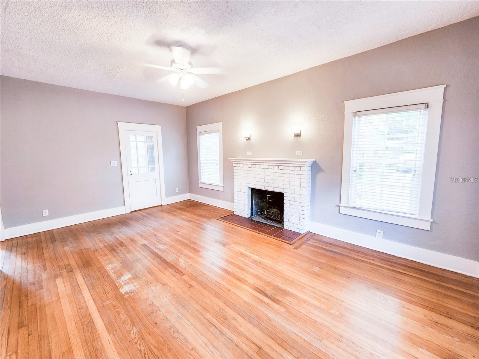 Image 5 of 34 For 825 Kenilworth Terrace