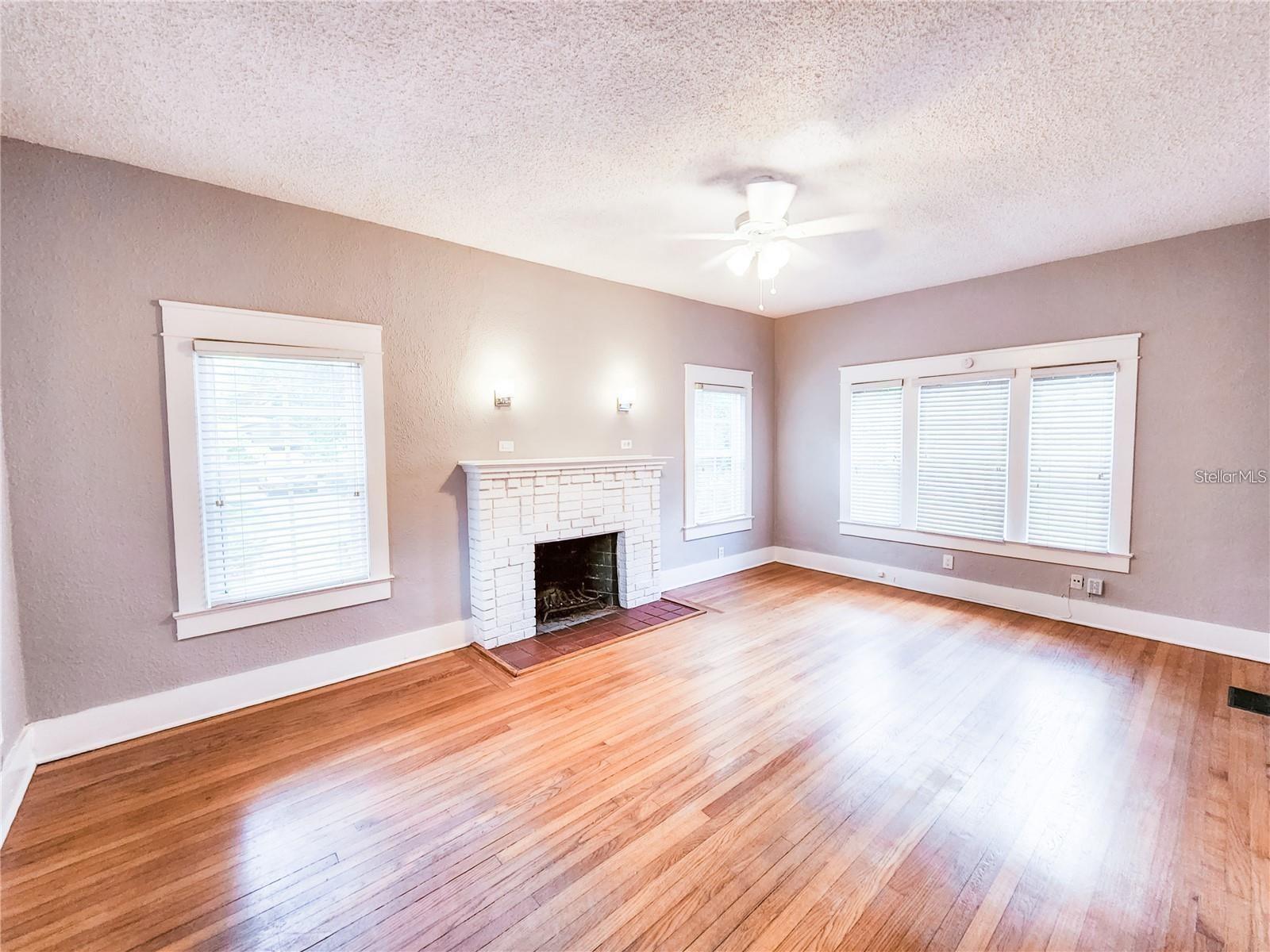 Image 6 of 34 For 825 Kenilworth Terrace