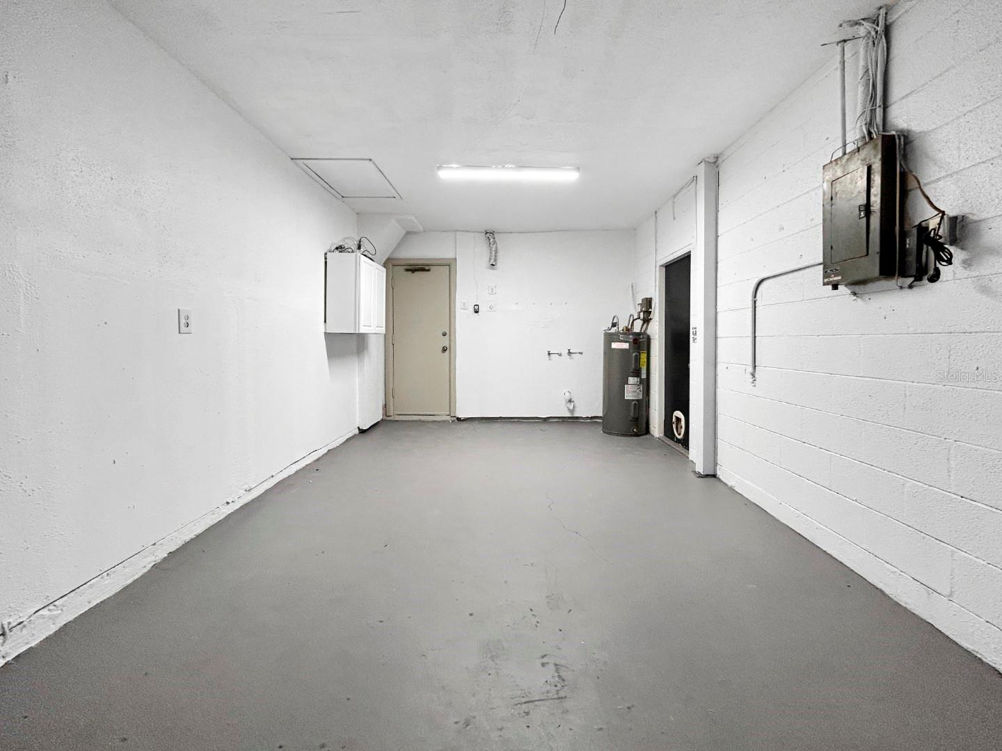 Image 25 of 40 For 7490 Locust Street Ne