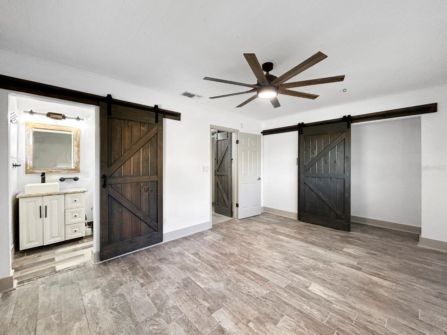 Image 7 of 40 For 7490 Locust Street Ne