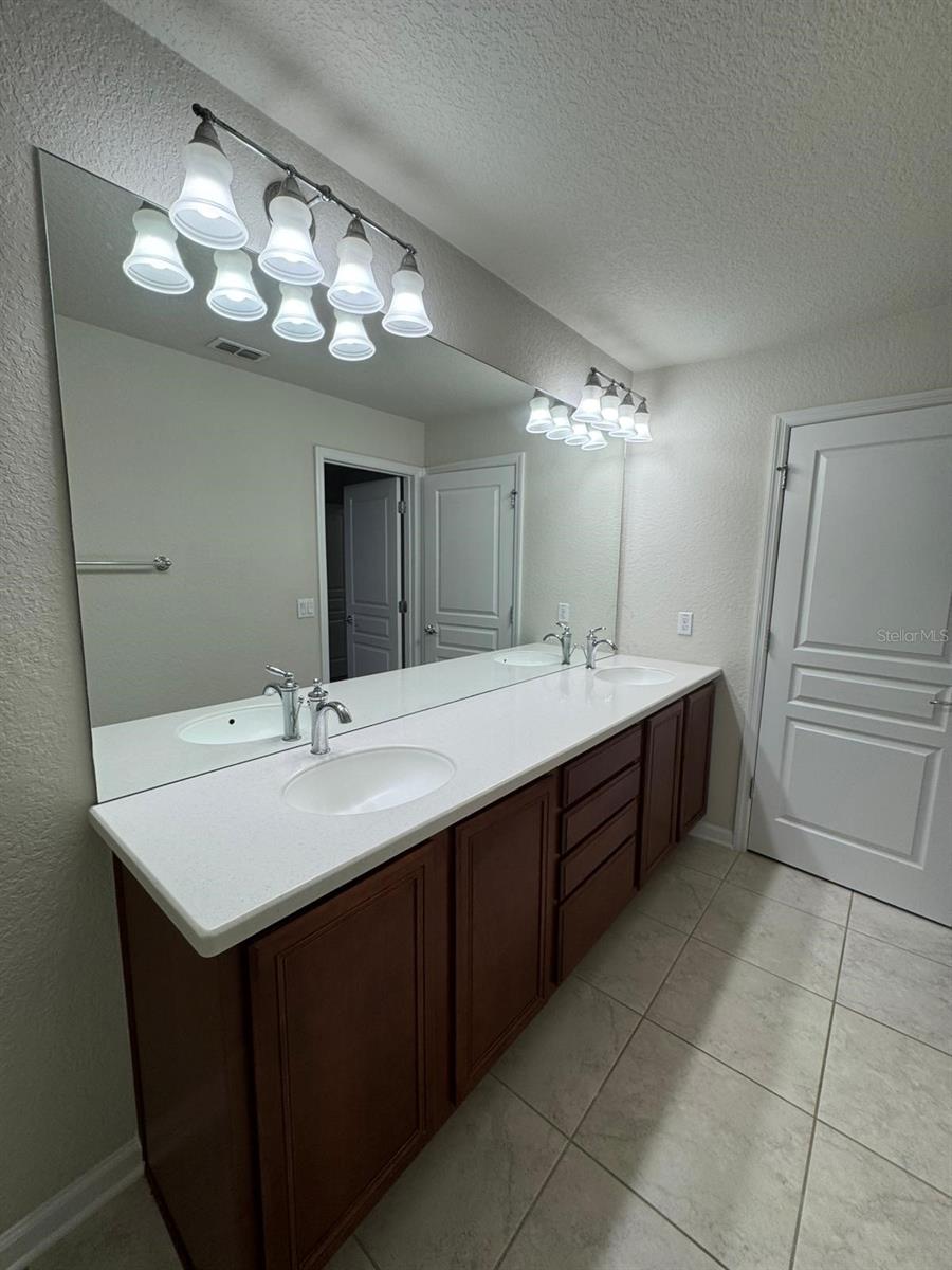 Image 16 of 19 For 7749 Moser Avenue