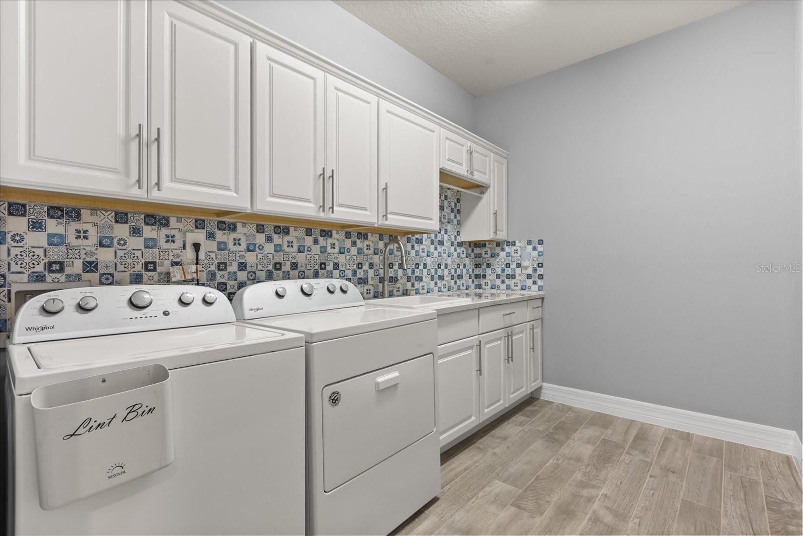 Image 18 of 44 For 2431 Knoll Drive