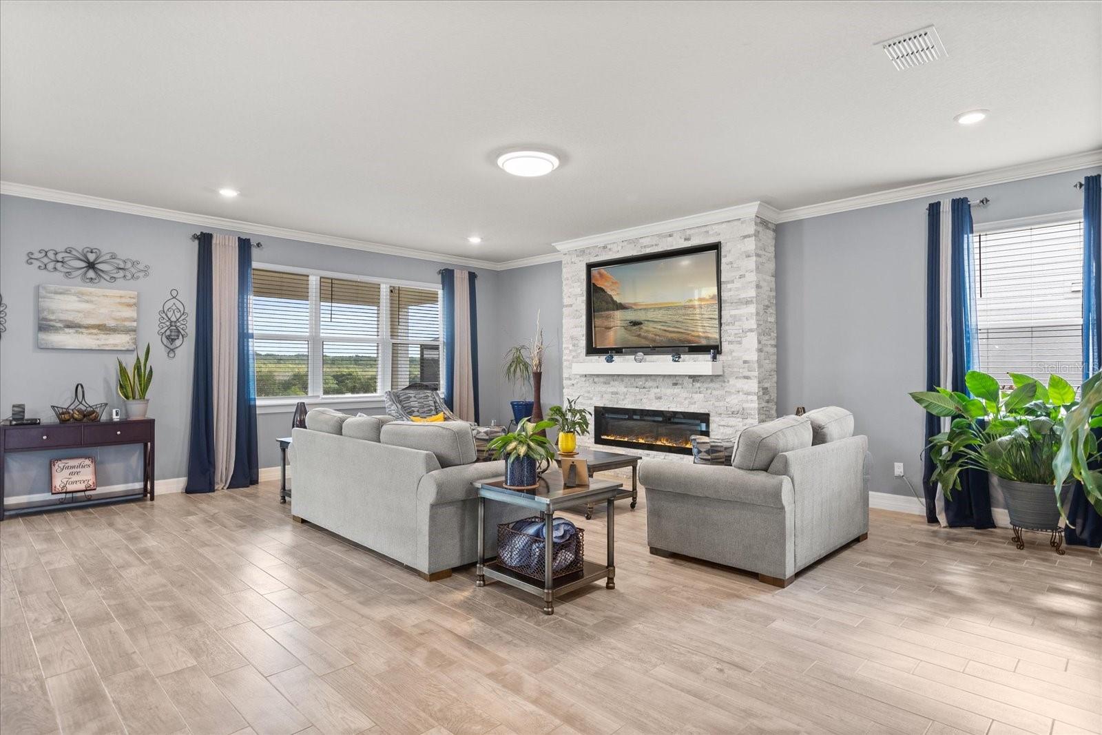 Image 7 of 44 For 2431 Knoll Drive