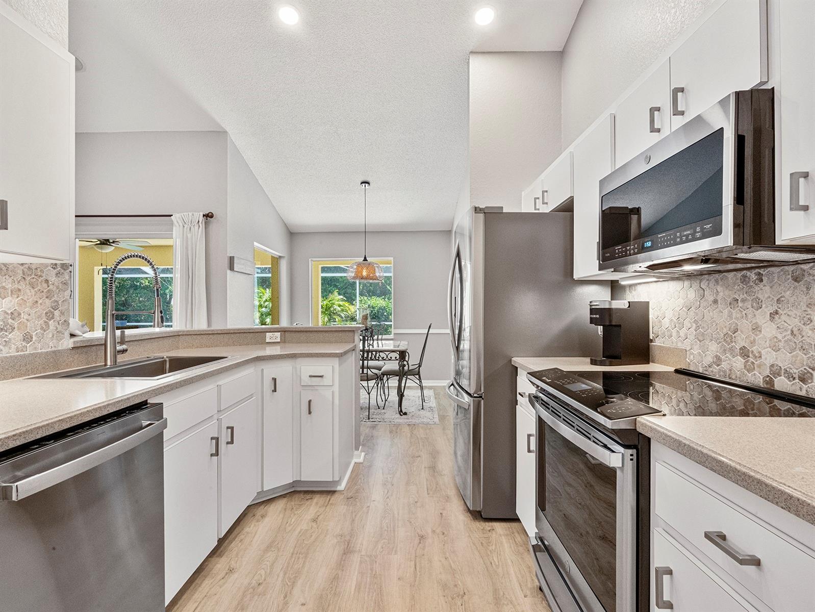 Image 22 of 48 For 1024 Destin Drive