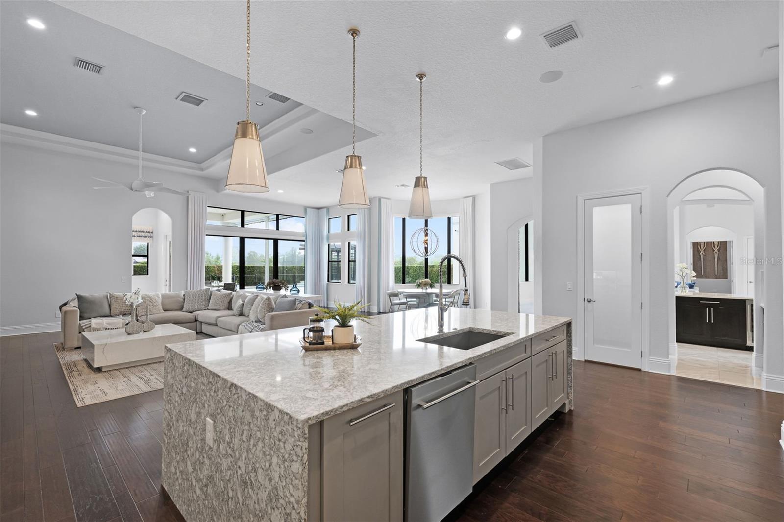 Image 18 of 95 For 4065 Isabella Circle