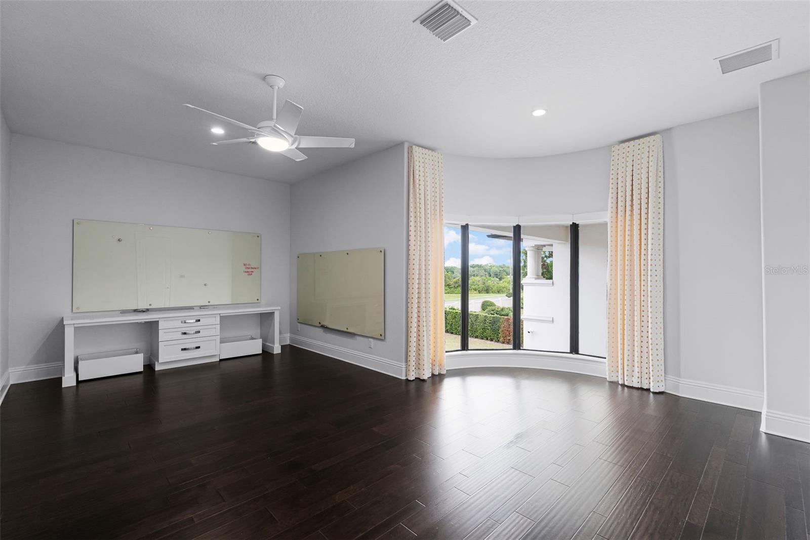 Image 39 of 95 For 4065 Isabella Circle