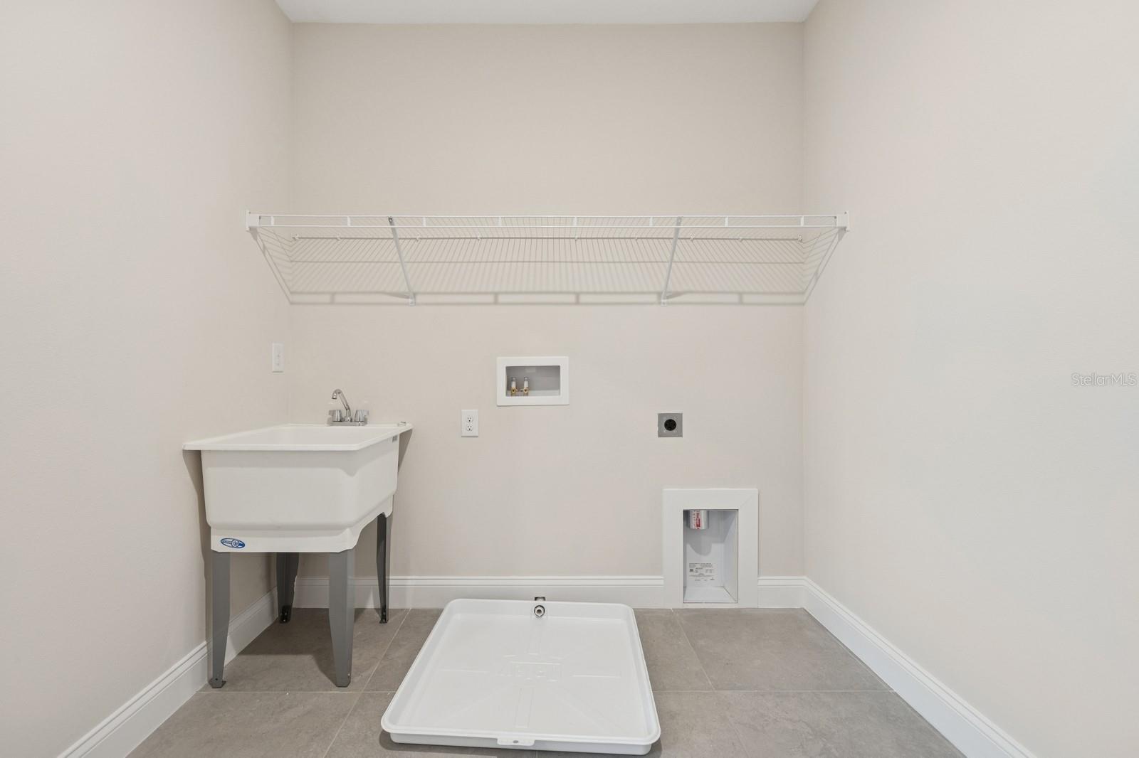 Image 11 of 39 For 13187 Telsen Street 38