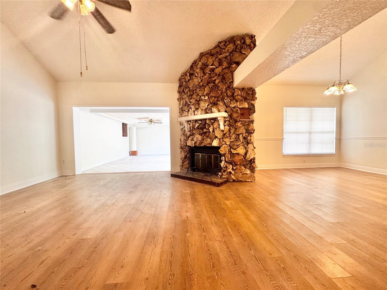 Image 4 of 14 For 310 Foxboro Court