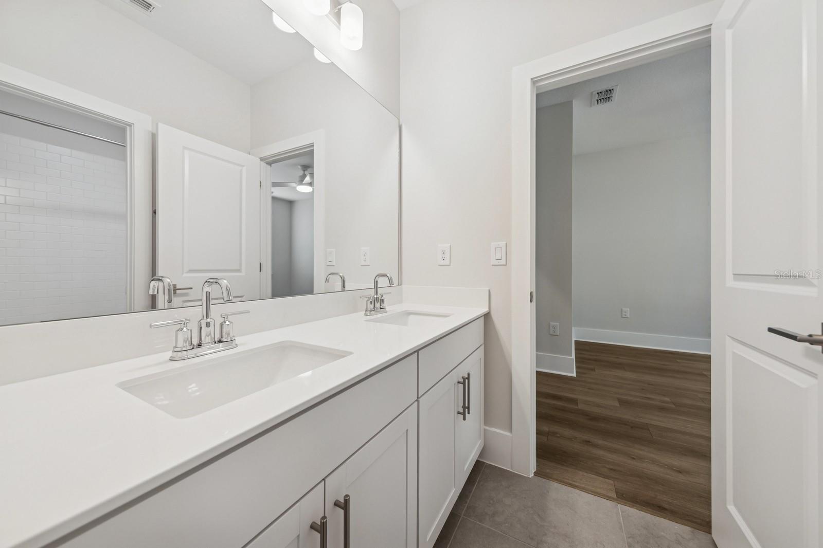Image 25 of 38 For 13181 Telsen Street 39