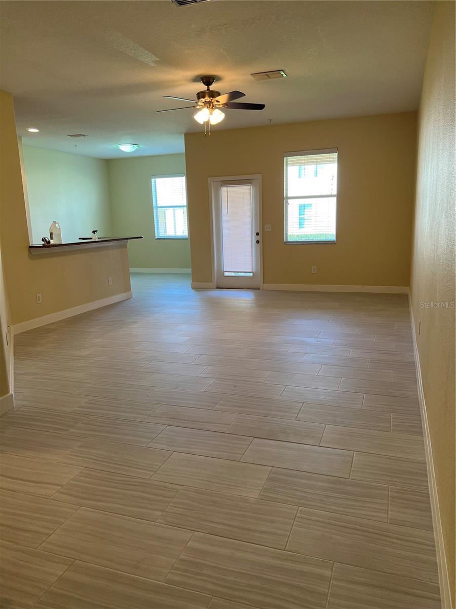 Image 3 of 13 For 15511 Campden Street