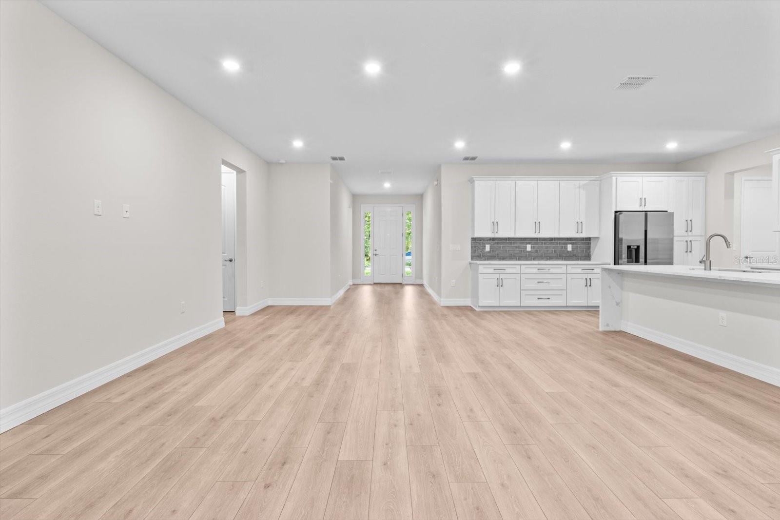 Image 12 of 54 For 9 Stokesia Court S