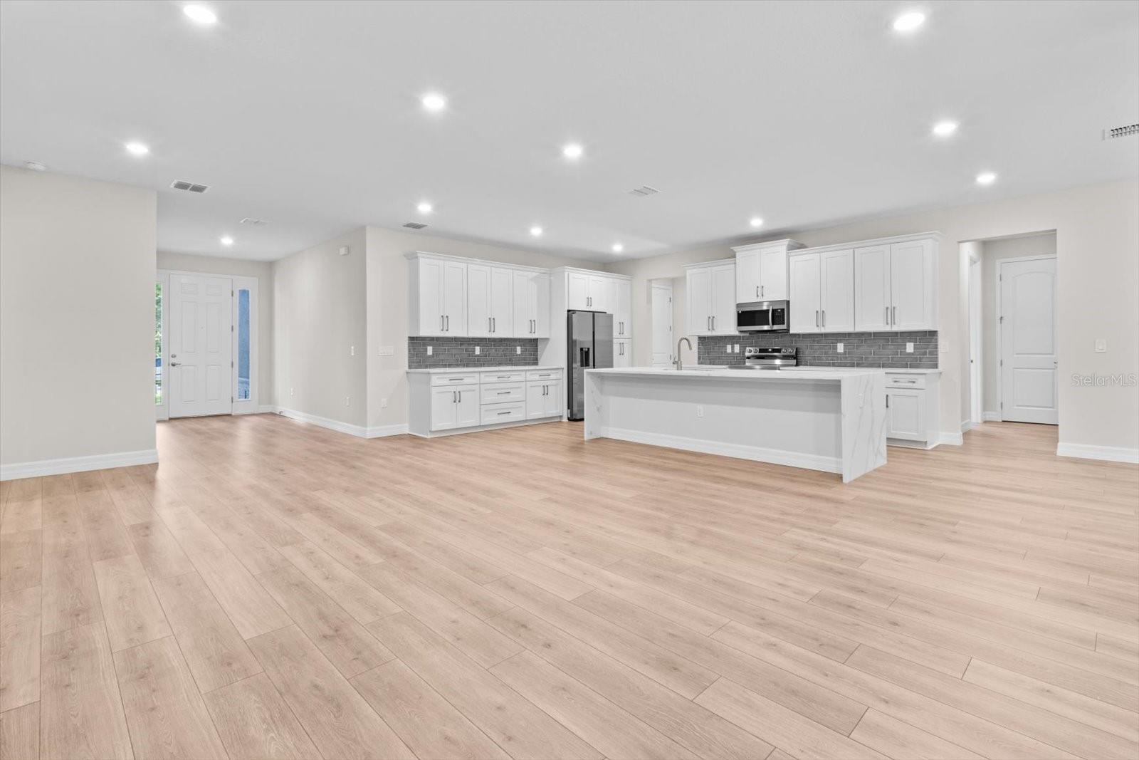 Image 13 of 54 For 9 Stokesia Court S