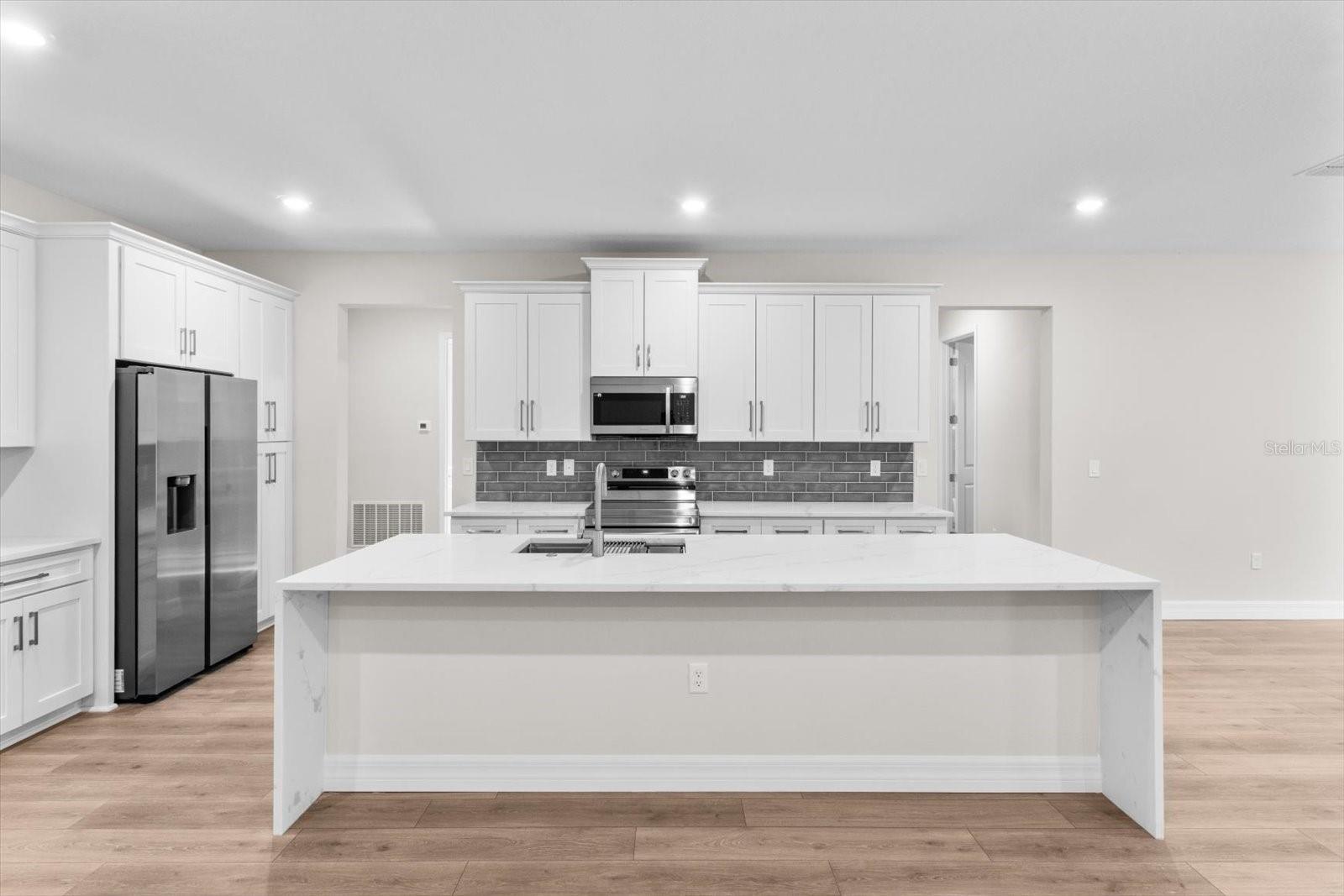 Image 18 of 54 For 9 Stokesia Court S