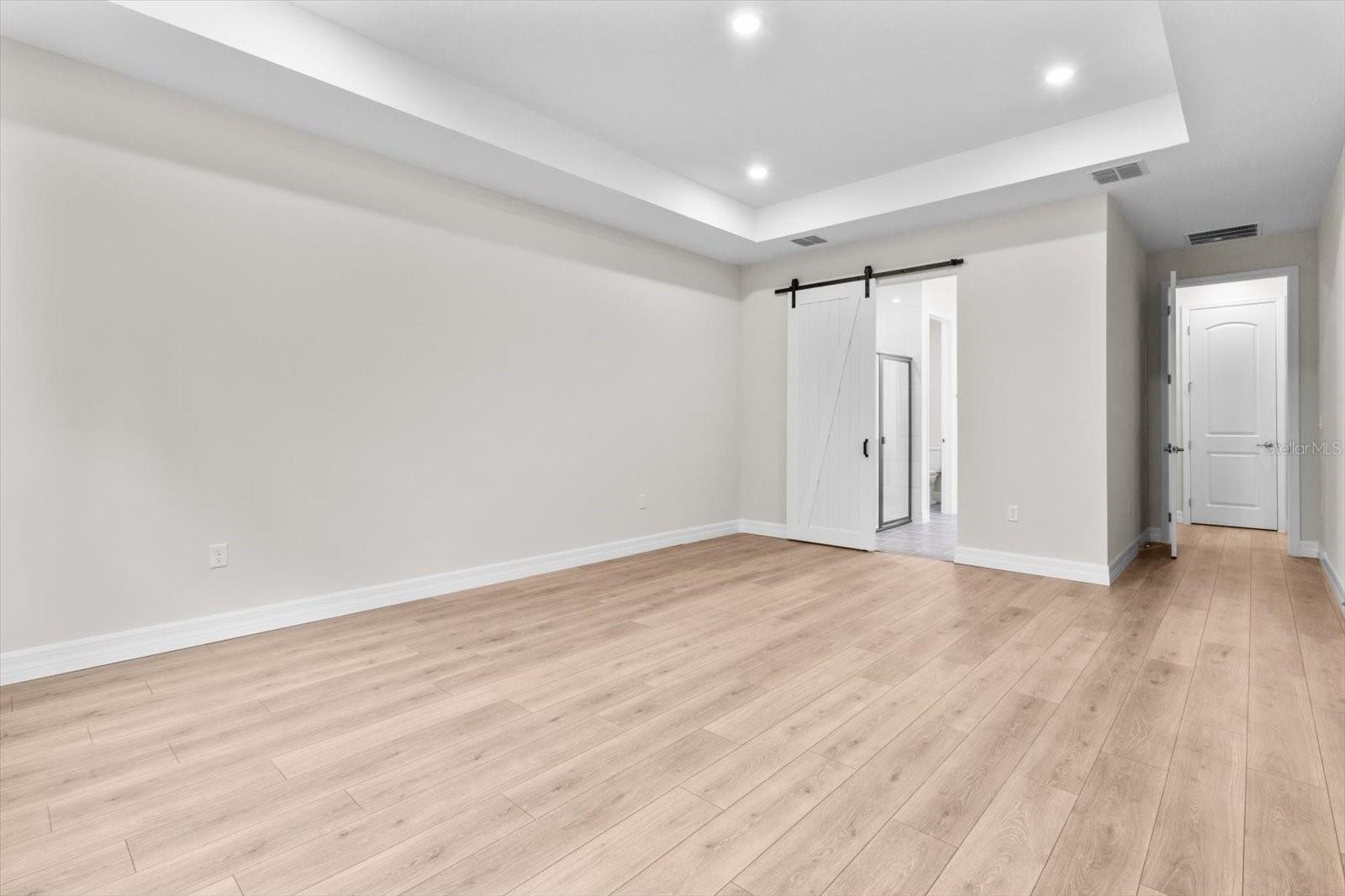 Image 23 of 54 For 9 Stokesia Court S