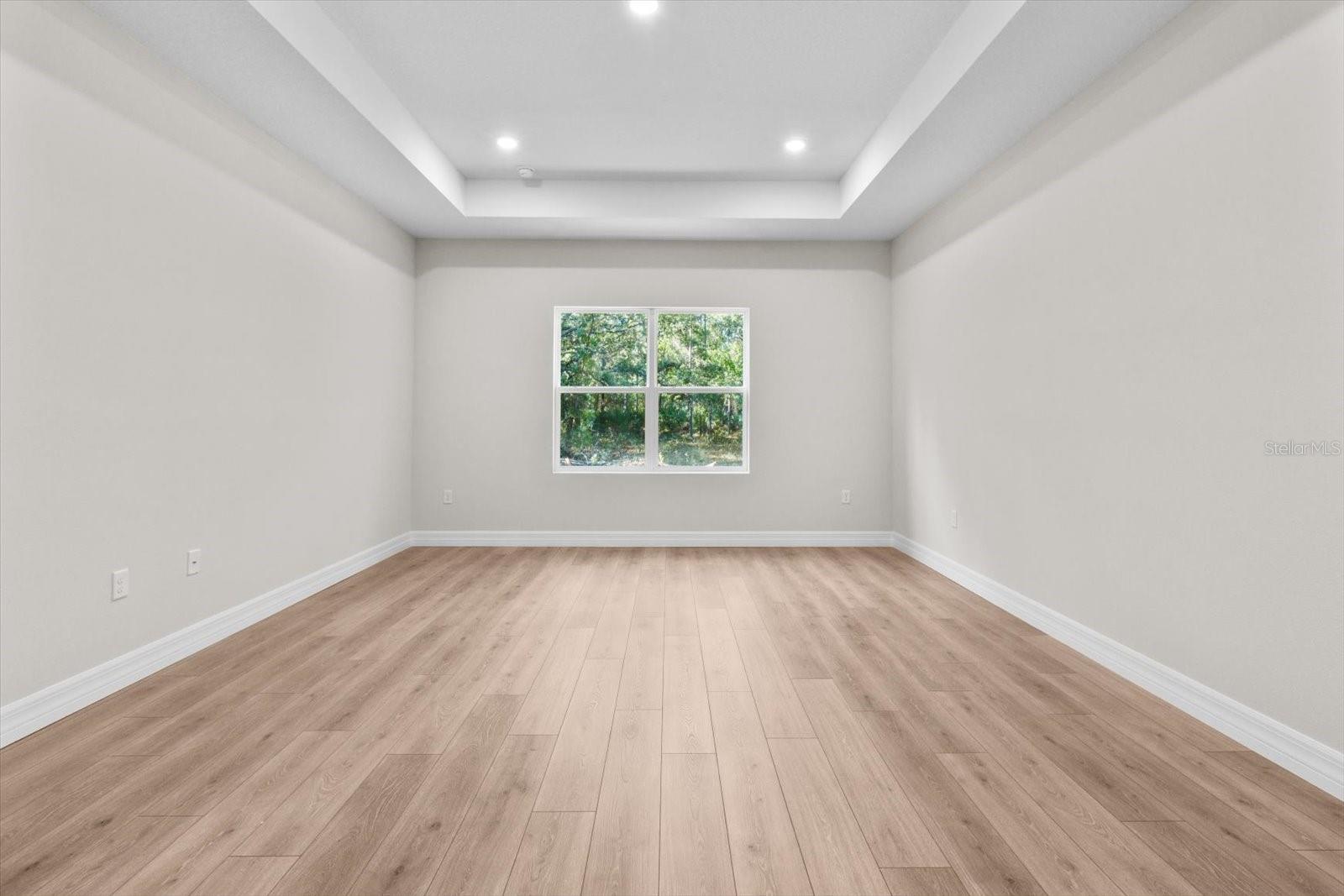 Image 24 of 54 For 9 Stokesia Court S