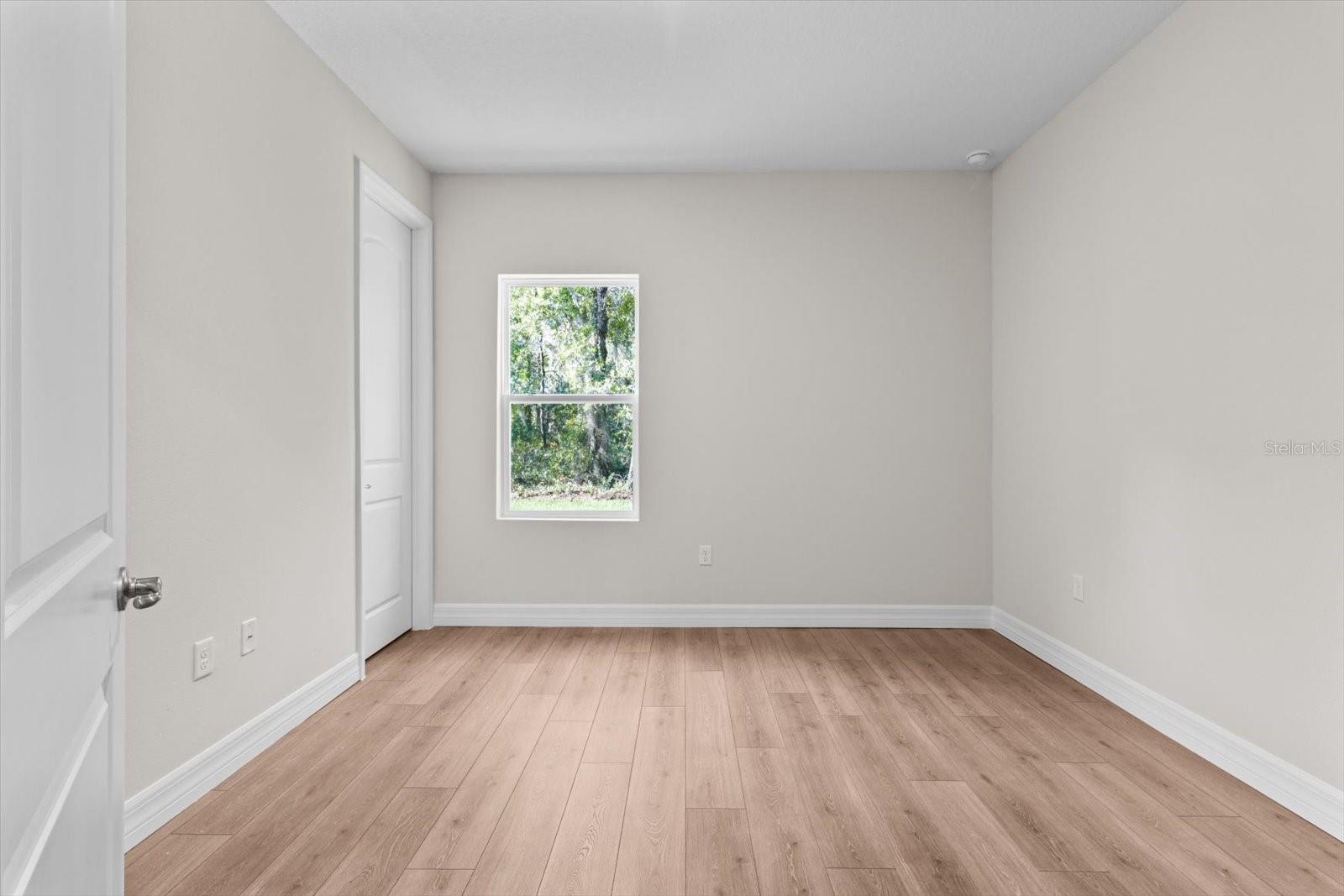 Image 33 of 54 For 9 Stokesia Court S