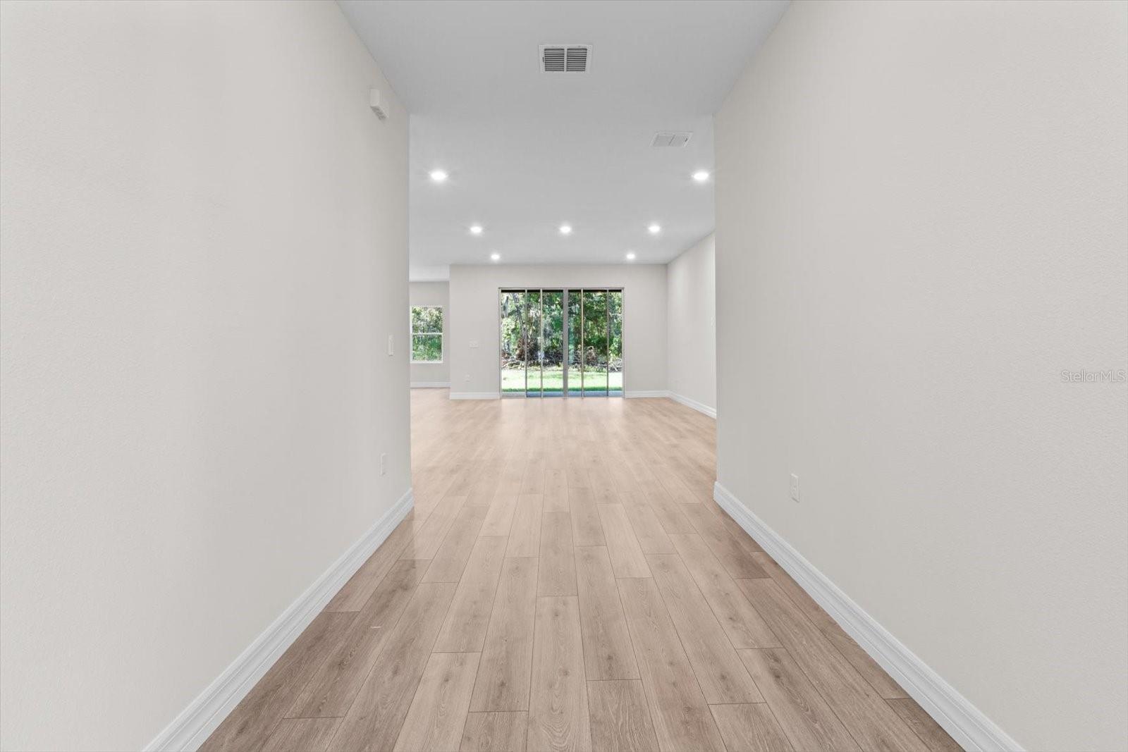 Image 6 of 54 For 9 Stokesia Court S