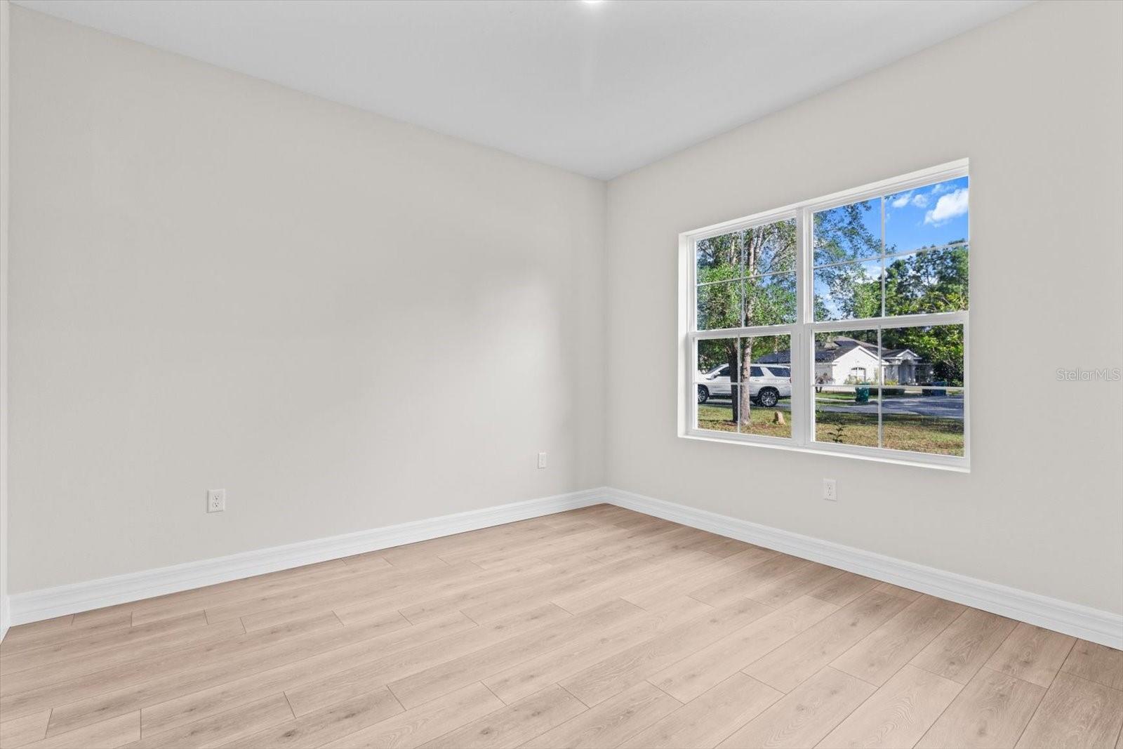 Image 7 of 54 For 9 Stokesia Court S