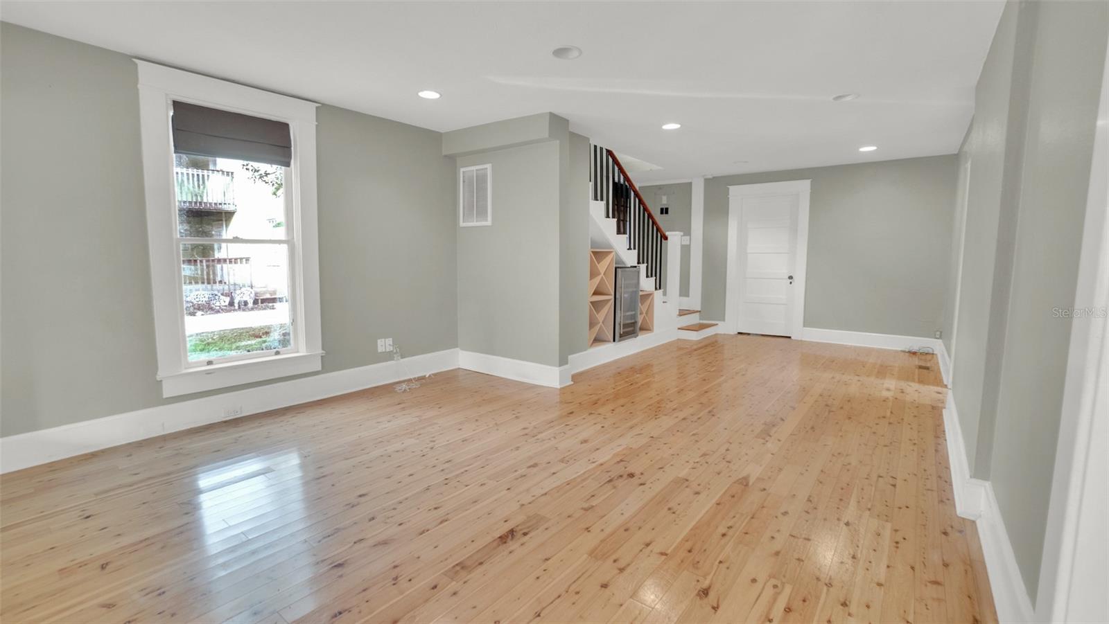 Image 8 of 30 For 341 Hillman Avenue