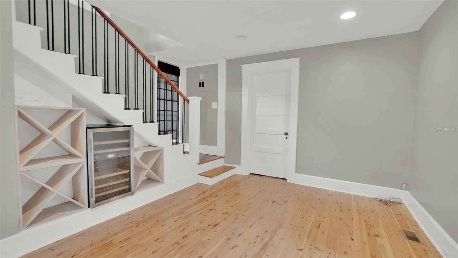 Image 9 of 30 For 341 Hillman Avenue