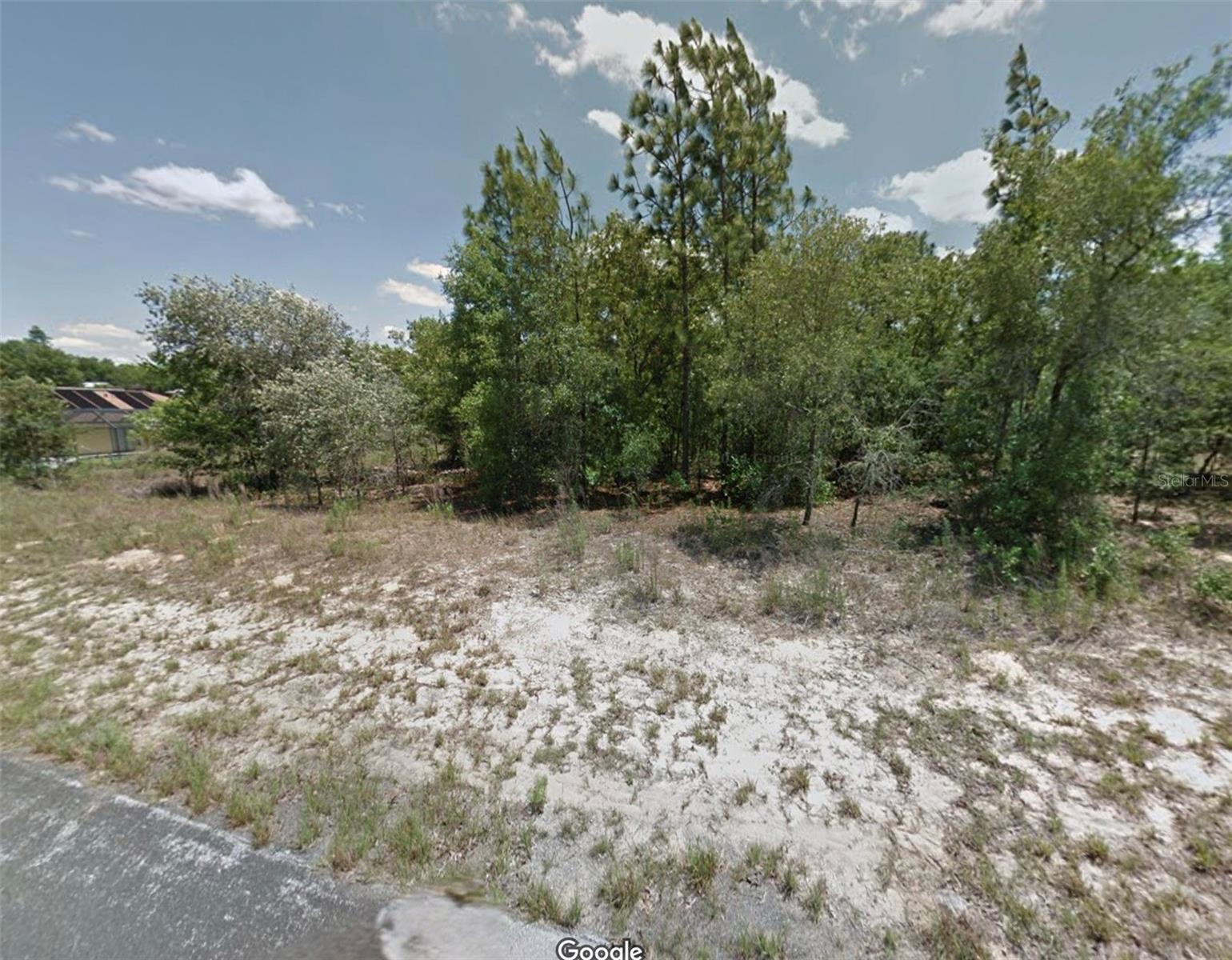 Listing photo id 3 for 2380 Menores Drive