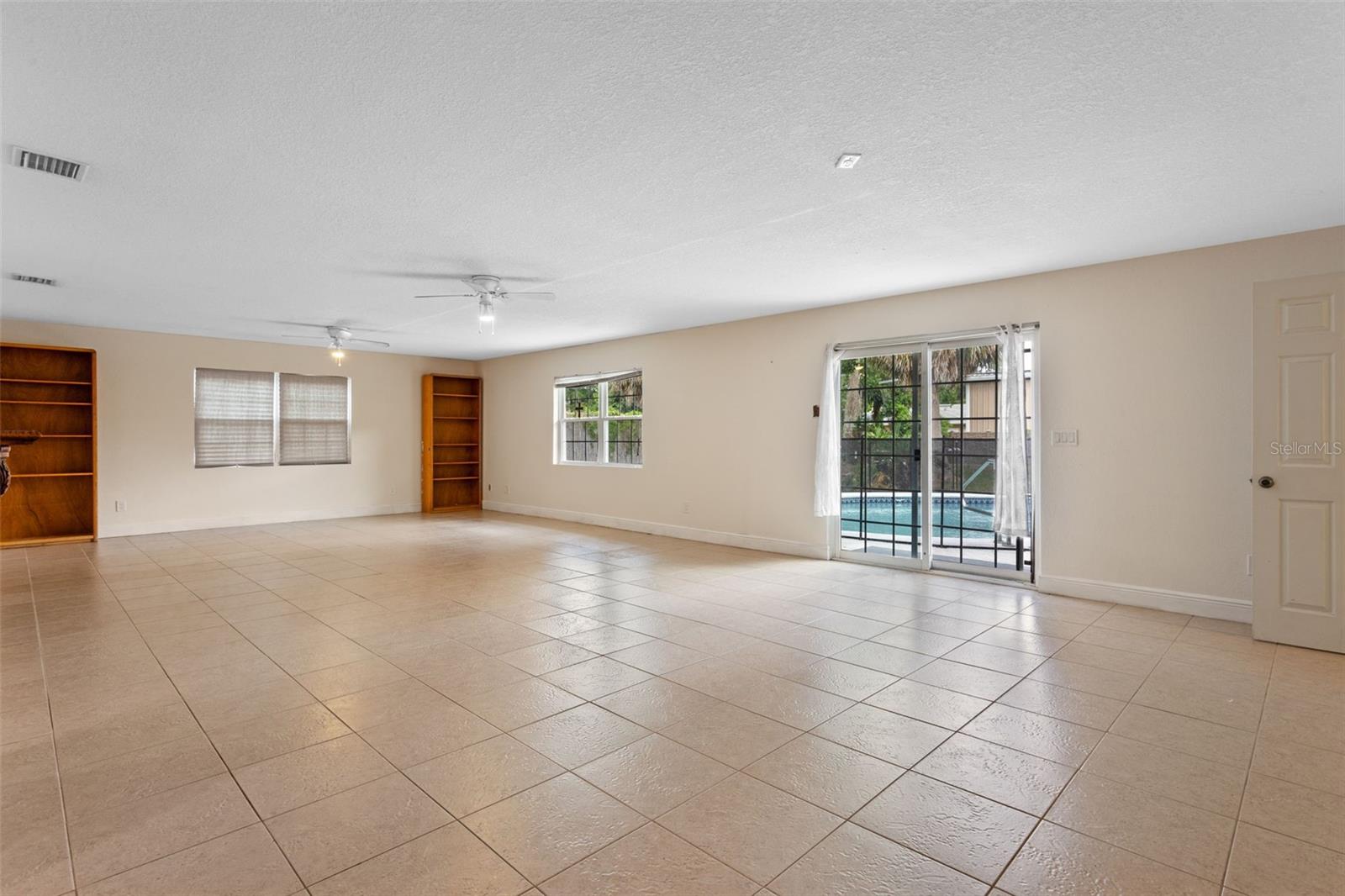 Image 12 of 61 For 820 Hobson Street