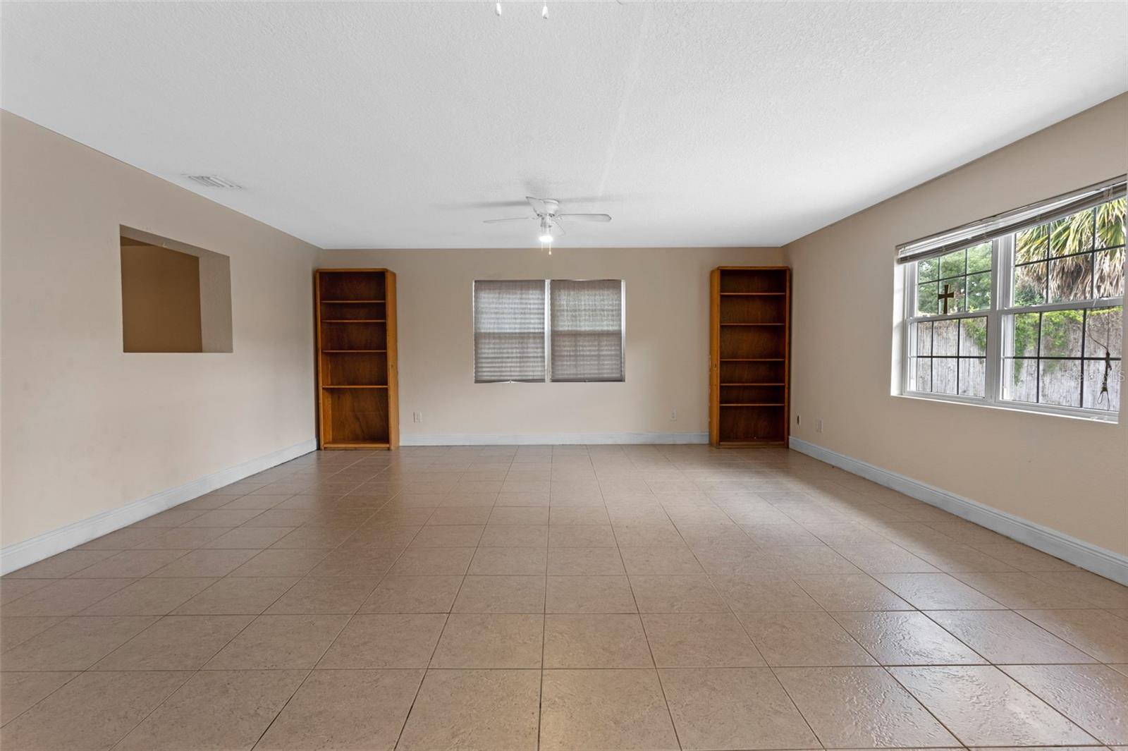 Image 14 of 61 For 820 Hobson Street