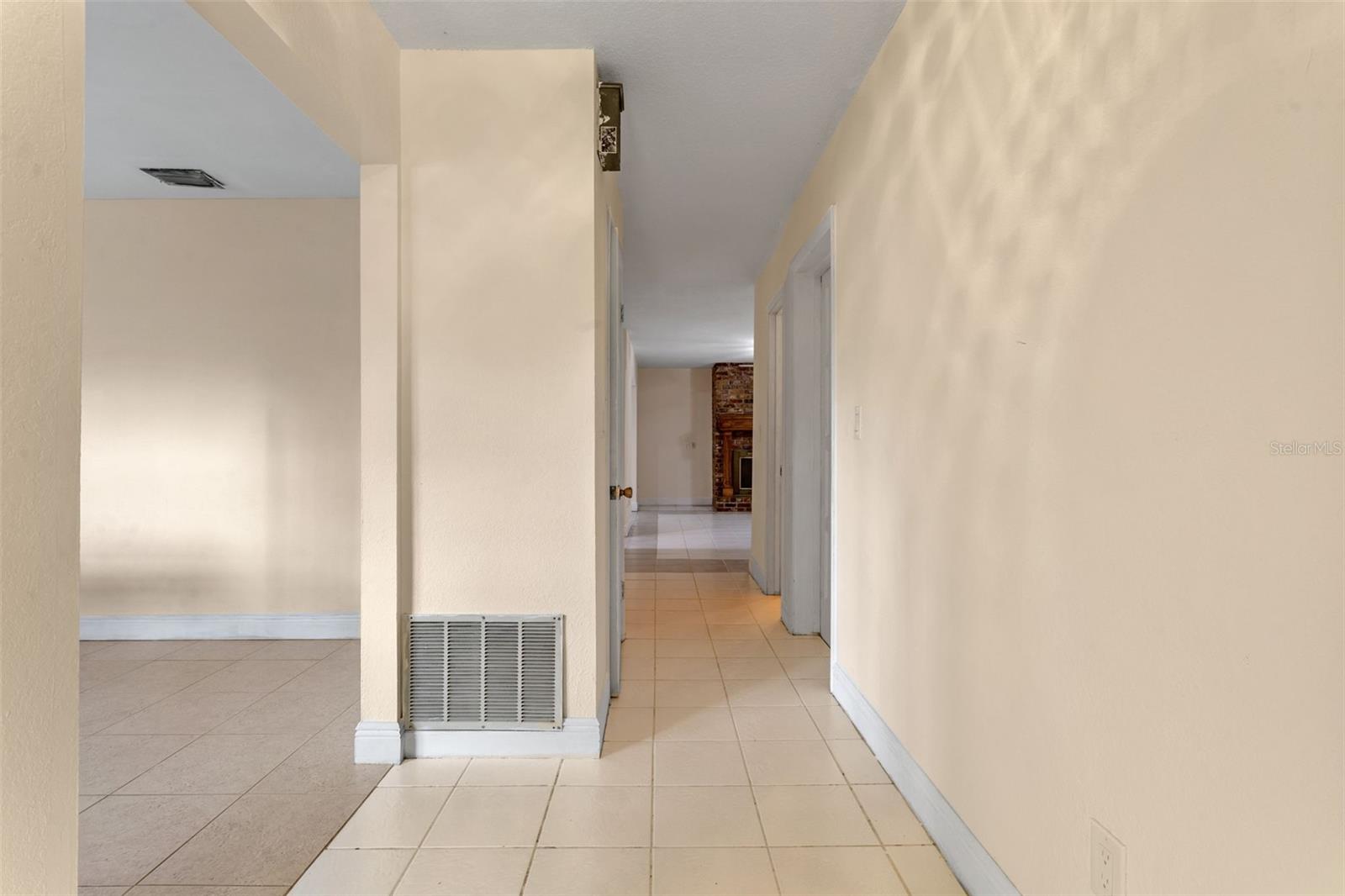 Image 8 of 61 For 820 Hobson Street