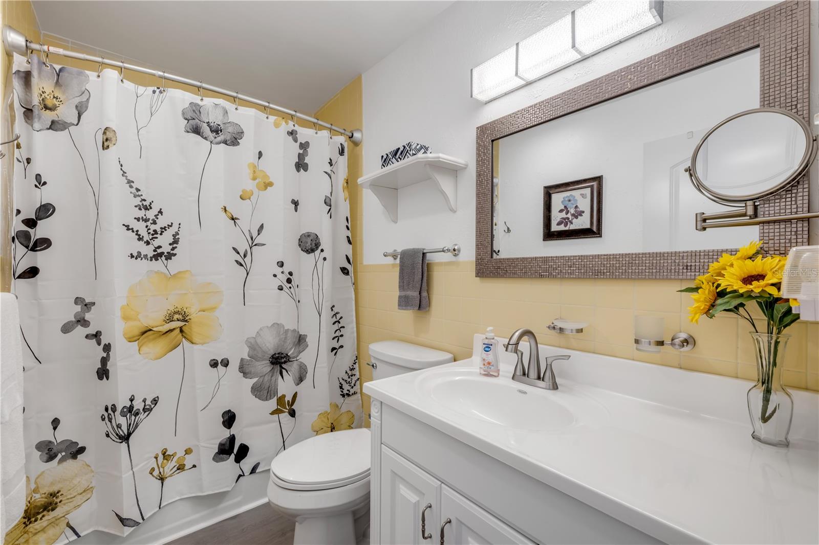 Image 14 of 32 For 2750 Ocean Shore Boulevard 350