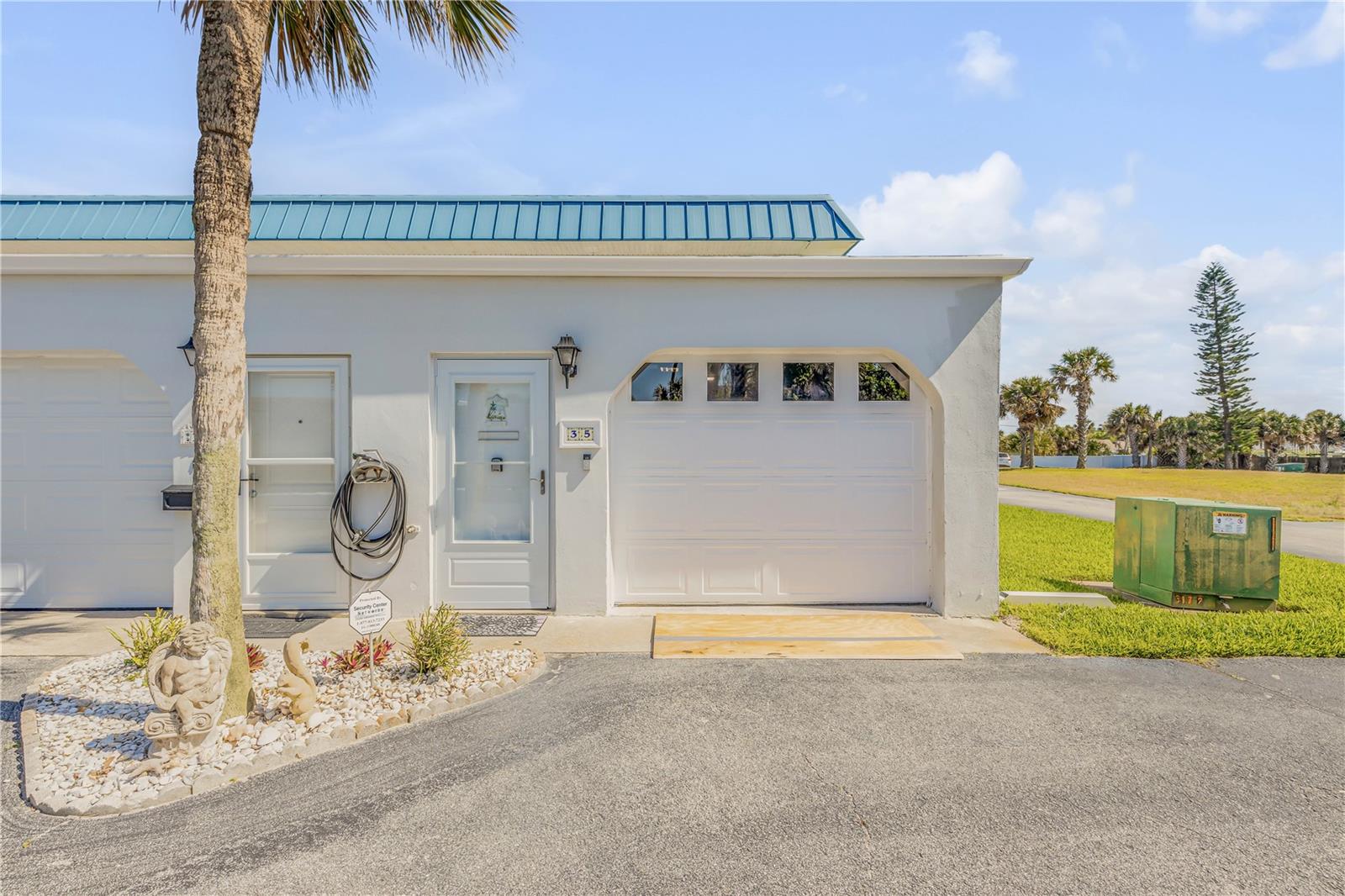 Image 22 of 32 For 2750 Ocean Shore Boulevard 350