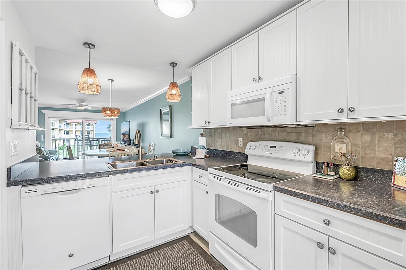 Image 14 of 38 For 3801 Atlantic Avenue Ut212