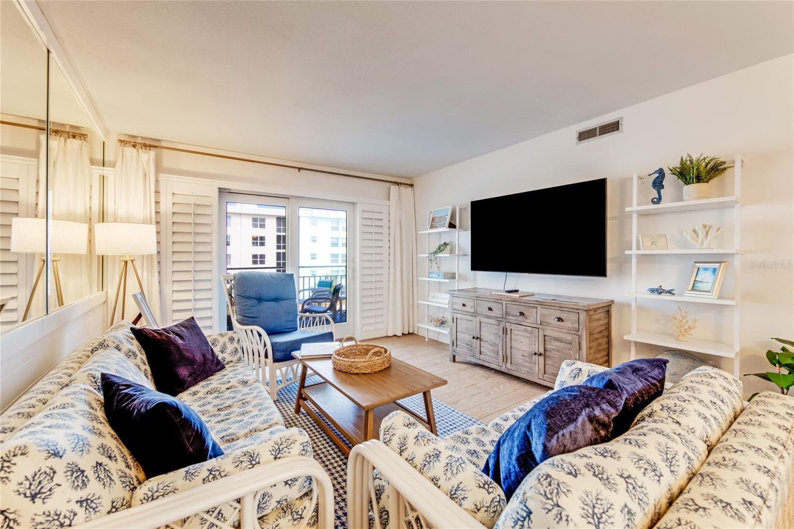 Image 10 of 30 For 4153 Atlantic Avenue 3070