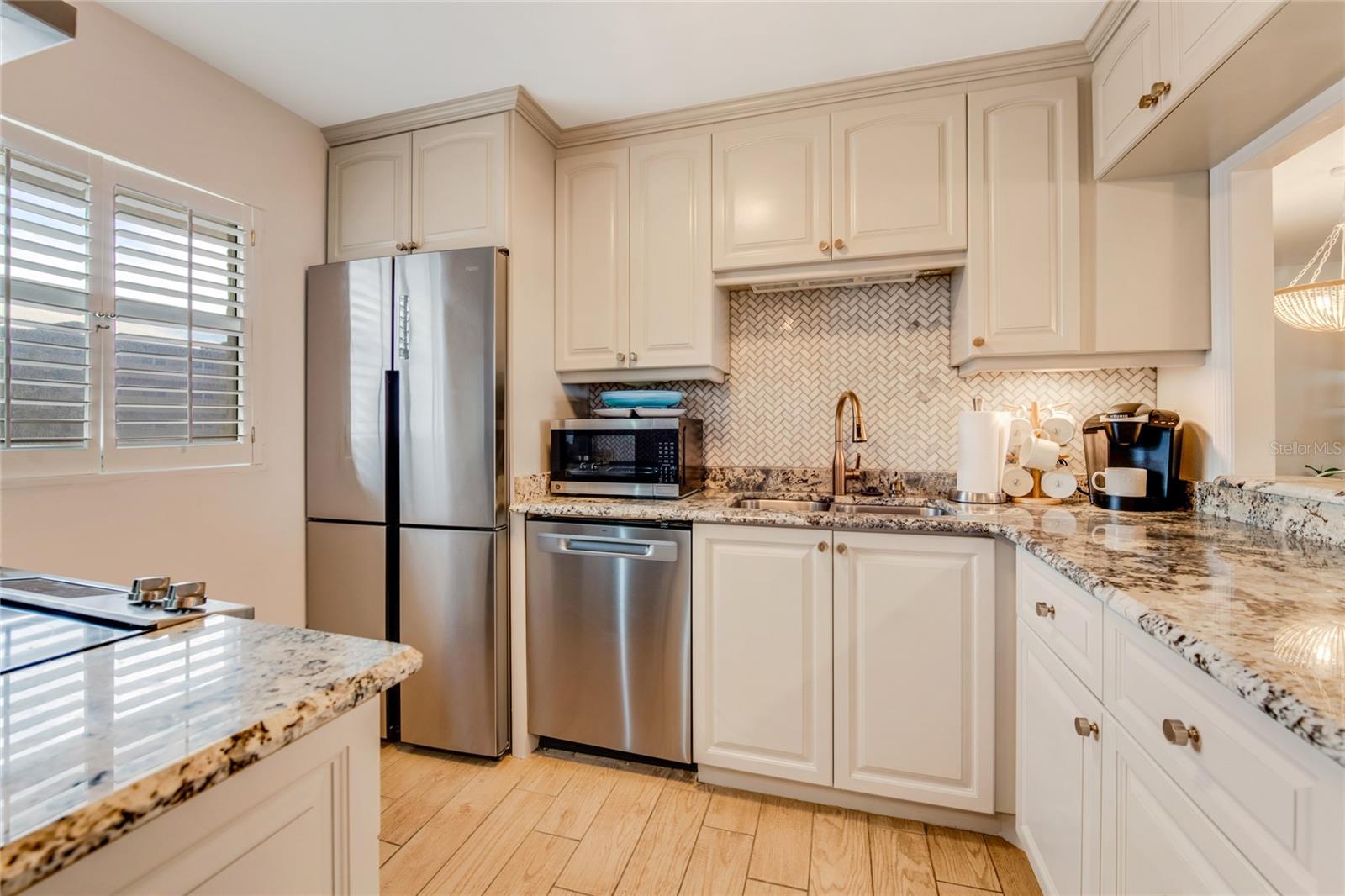 Image 3 of 30 For 4153 Atlantic Avenue 3070