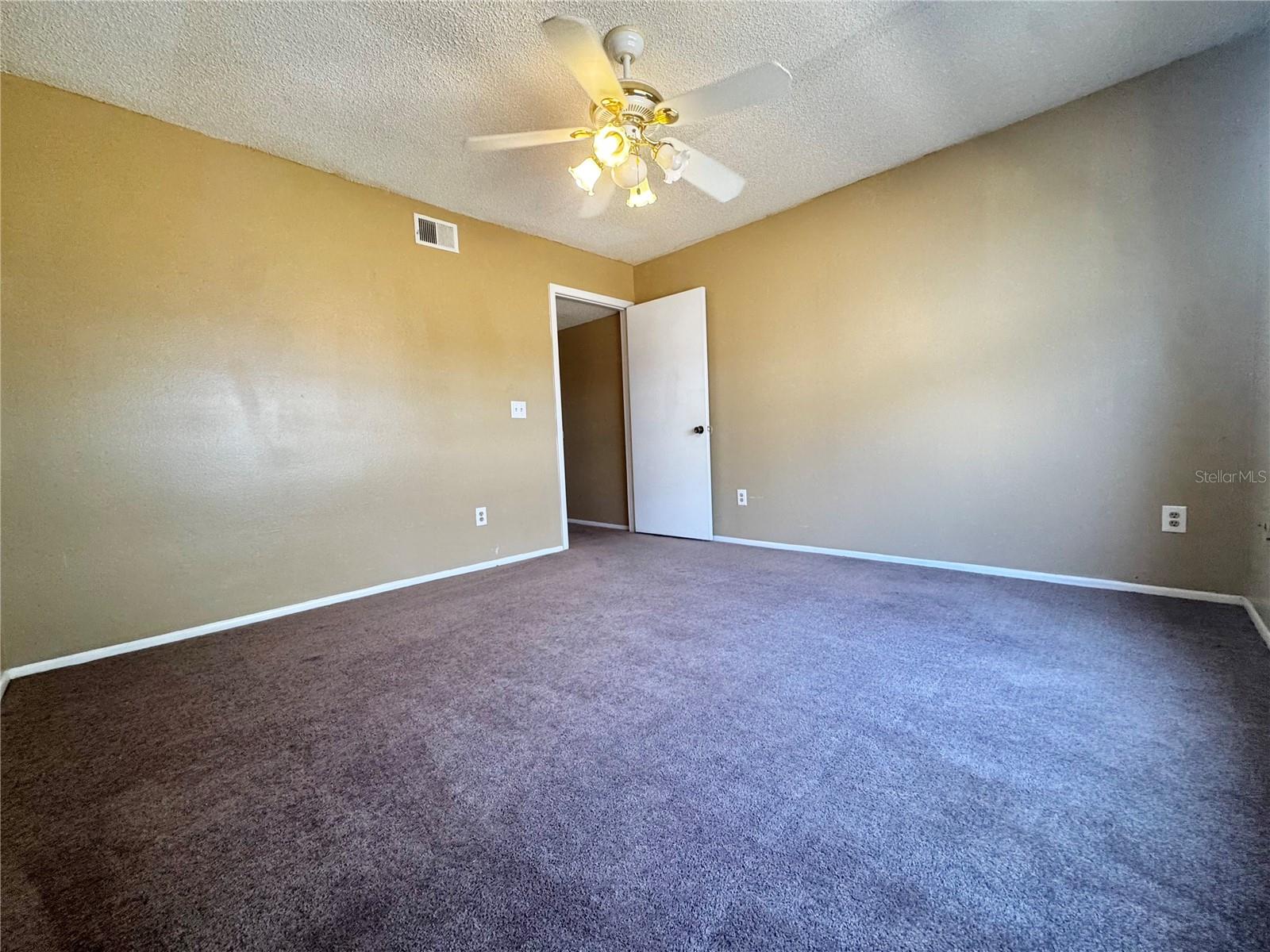 Image 12 of 21 For 305 Sterling Lake Drive