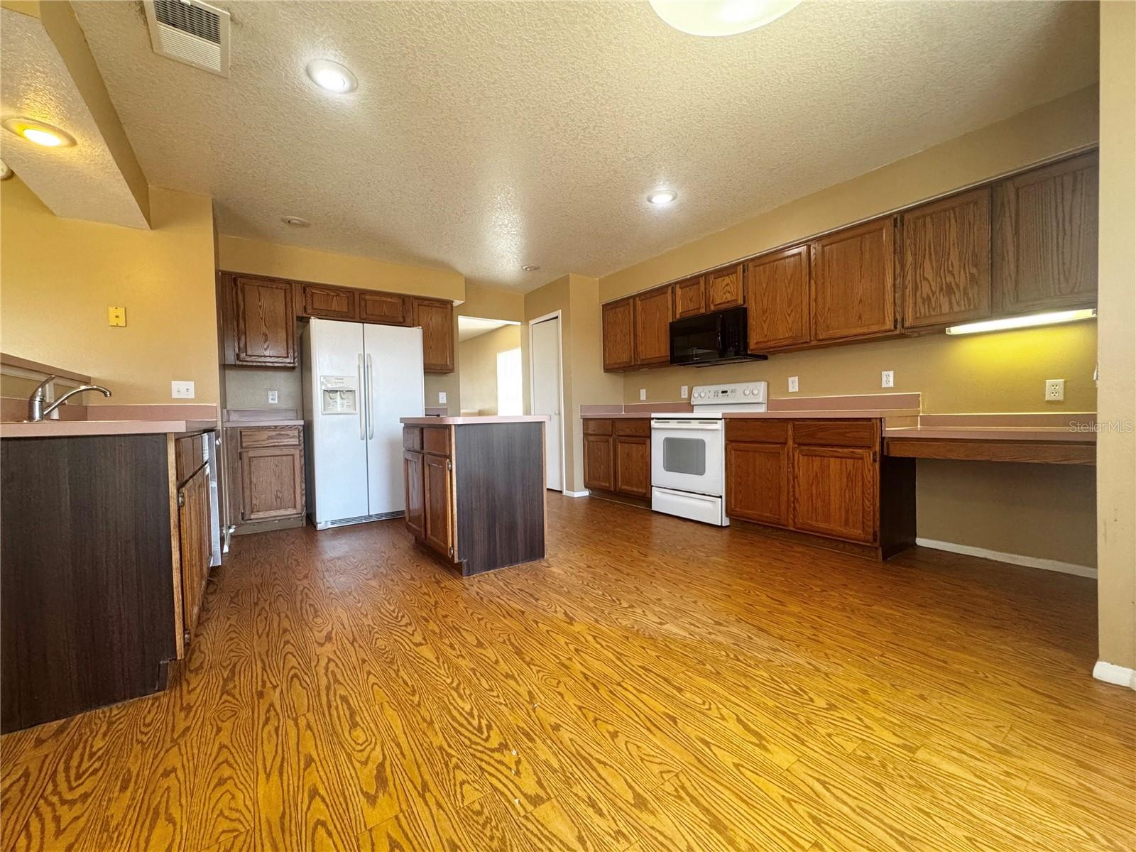 Image 6 of 21 For 305 Sterling Lake Drive