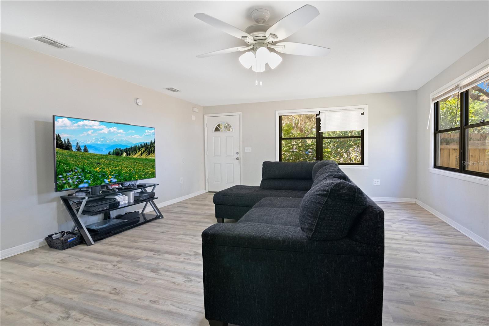 Image 9 of 26 For 2927 Ahern Drive