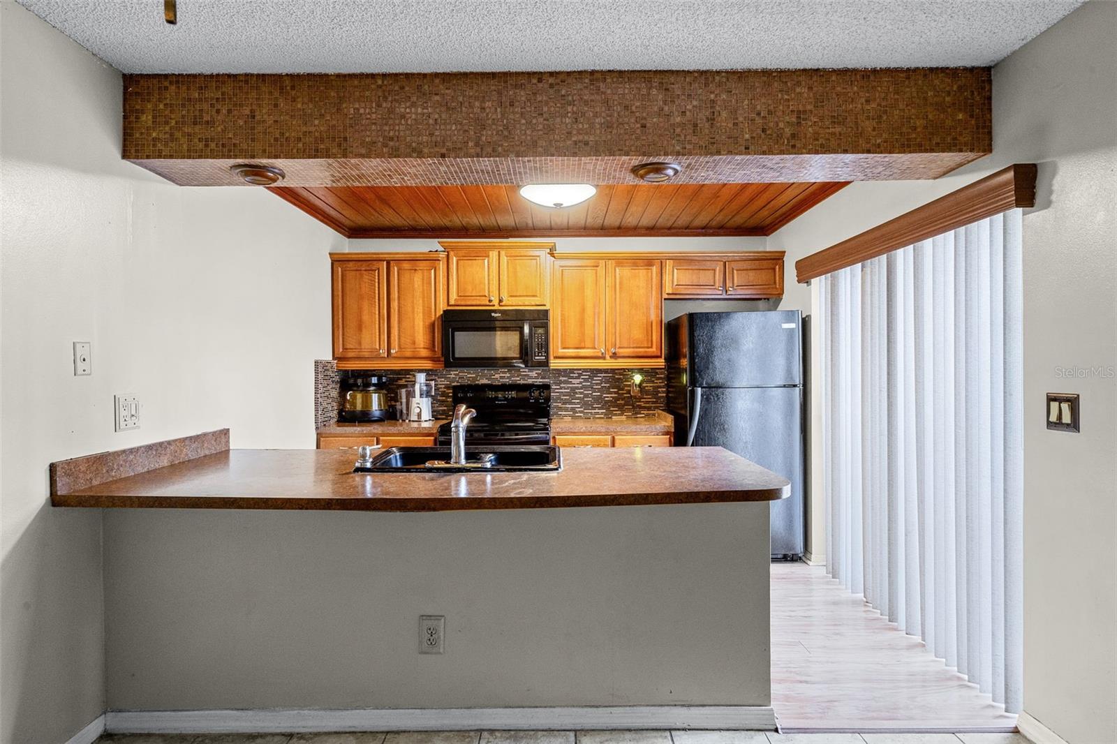 Image 9 of 41 For 917 Royal Oak Boulevard