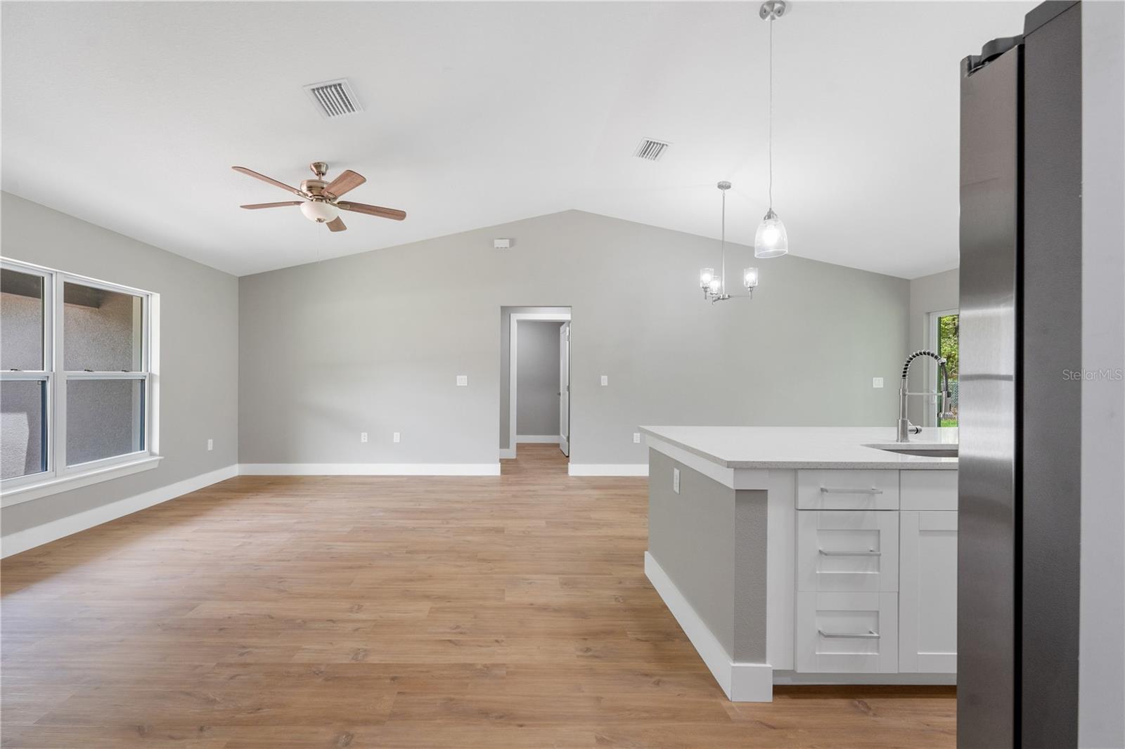 Listing photo id 8 for 274 Bolero Place