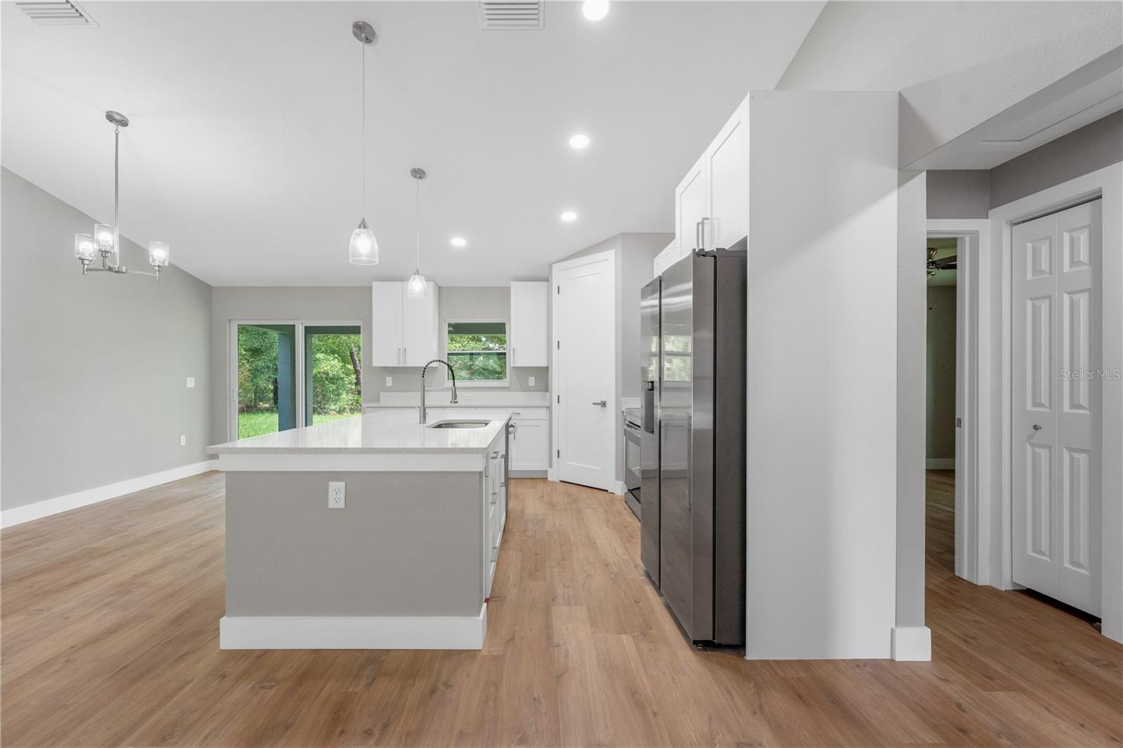 Listing photo id 10 for 274 Bolero Place