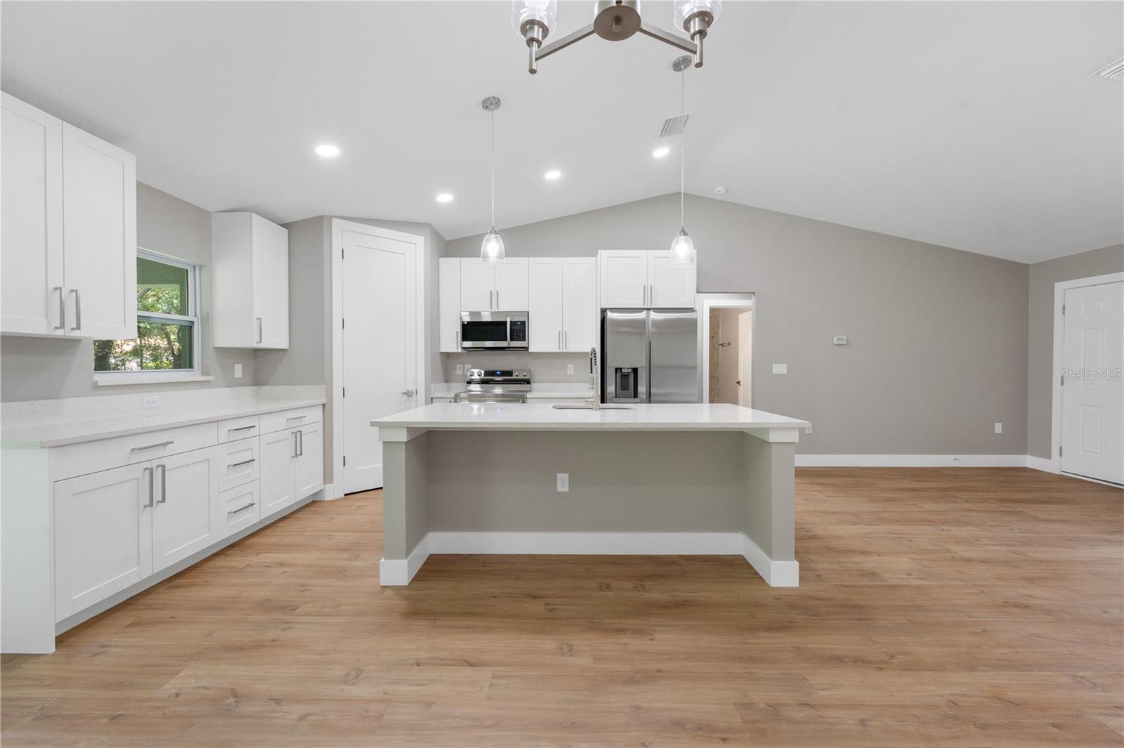 Listing photo id 13 for 274 Bolero Place
