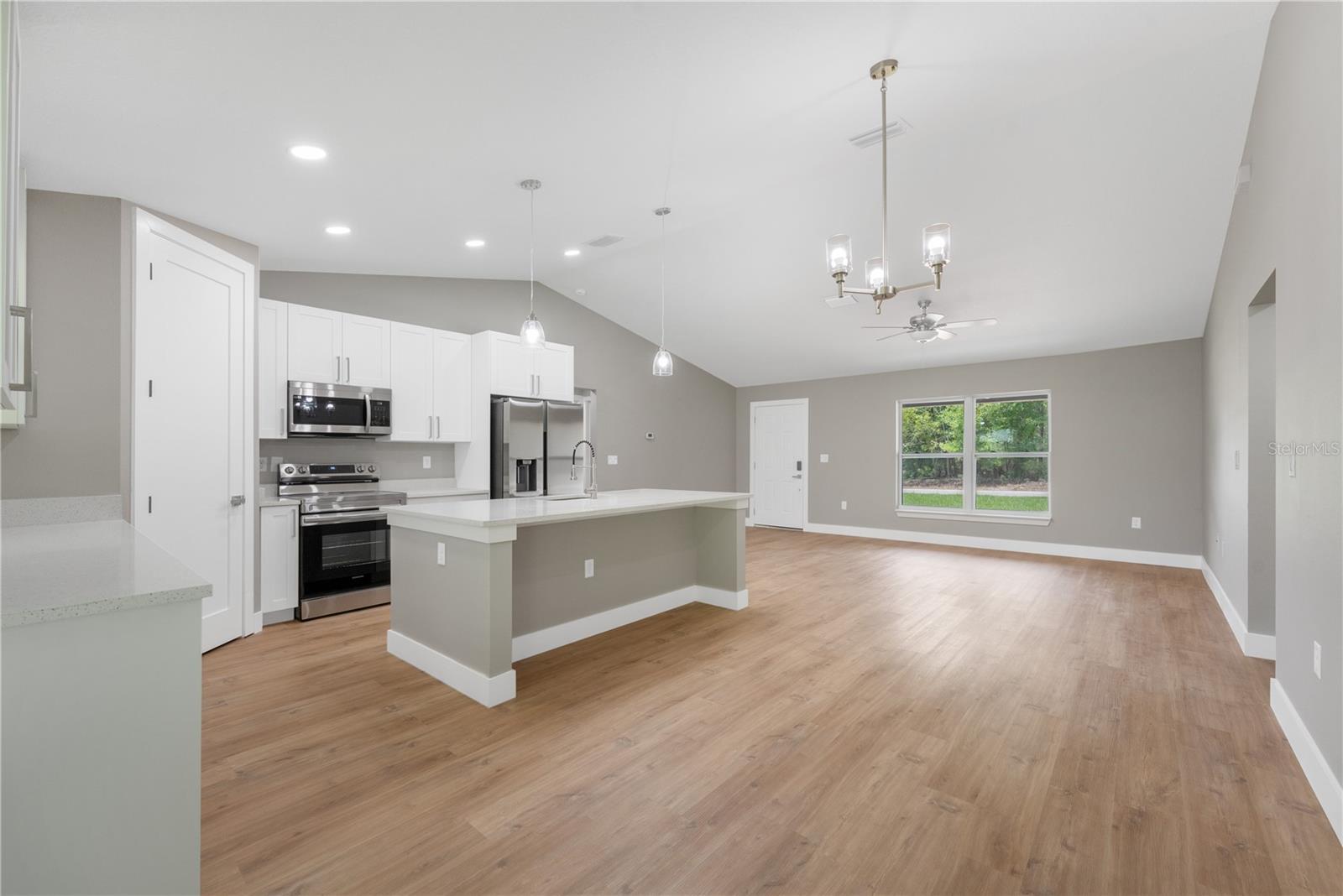 Listing photo id 14 for 274 Bolero Place