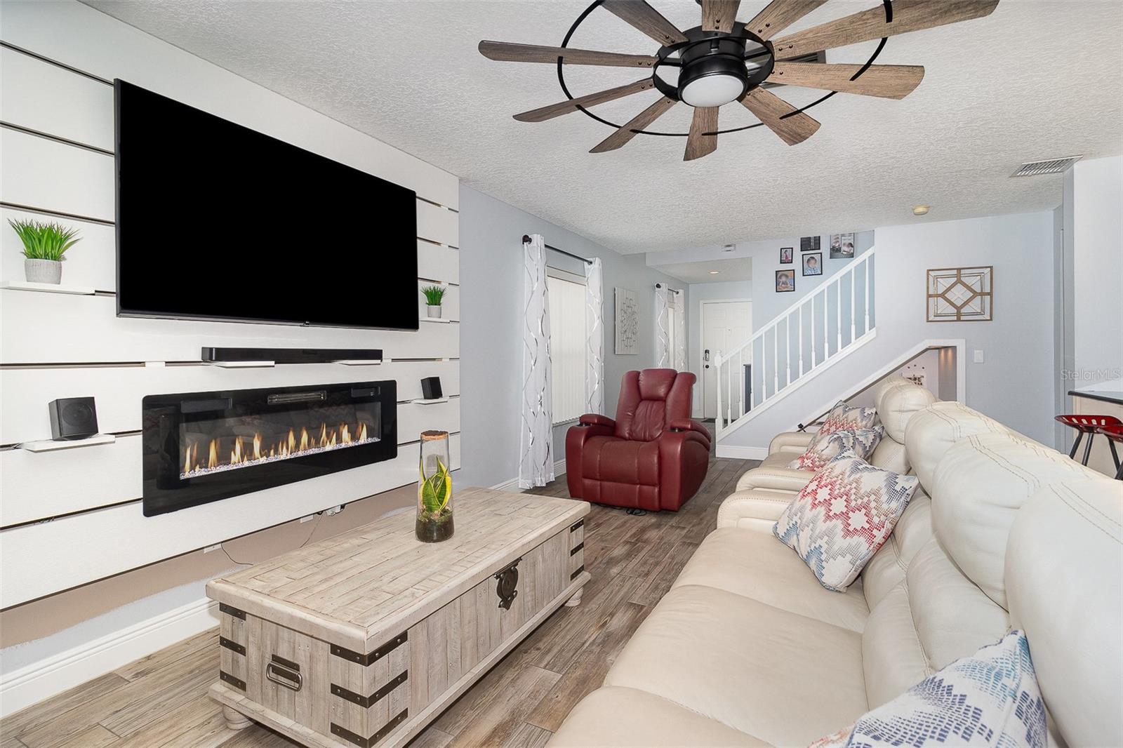 Image 4 of 33 For 2117 Stone Abbey Boulevard