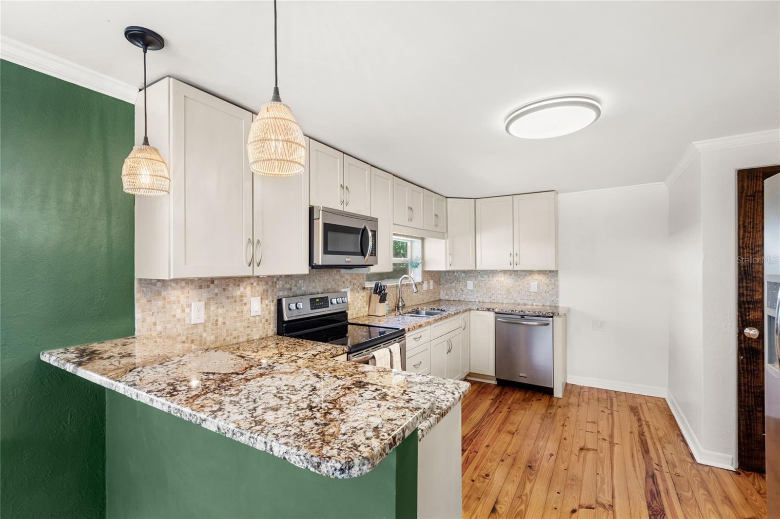 Image 11 of 32 For 141 Lawsona Boulevard