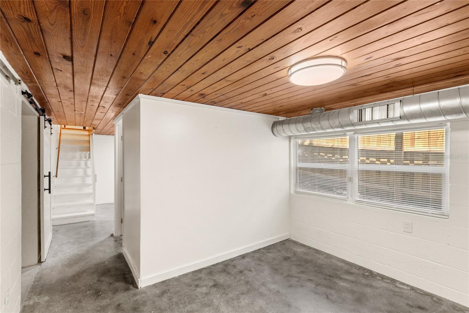 Image 23 of 32 For 141 Lawsona Boulevard