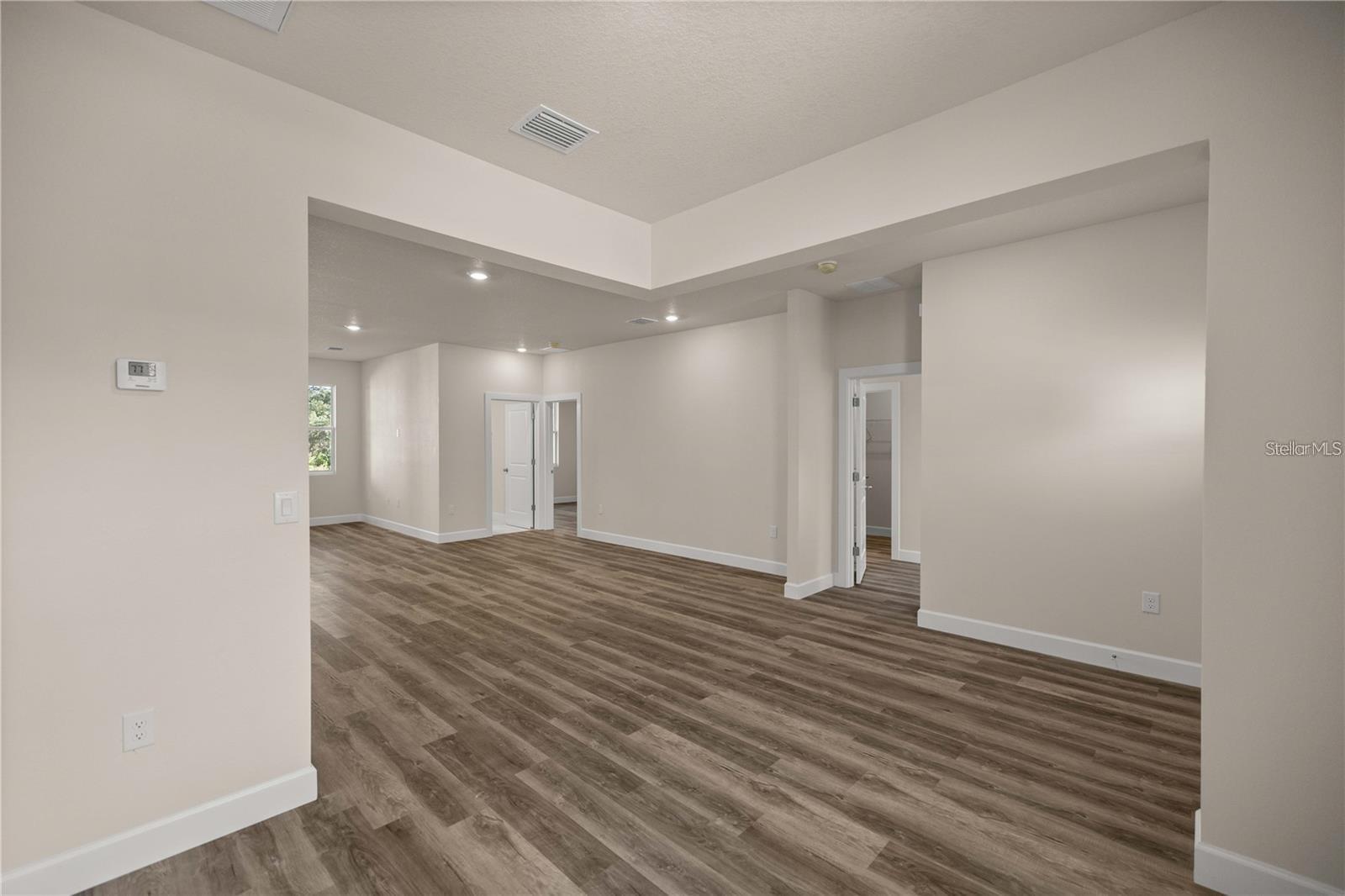 Image 7 of 11 For 1861 W Hamshire Blvd