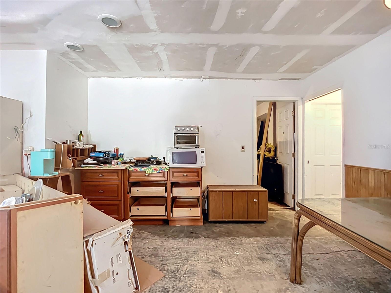 Image 16 of 39 For 1369 Brookside Drive