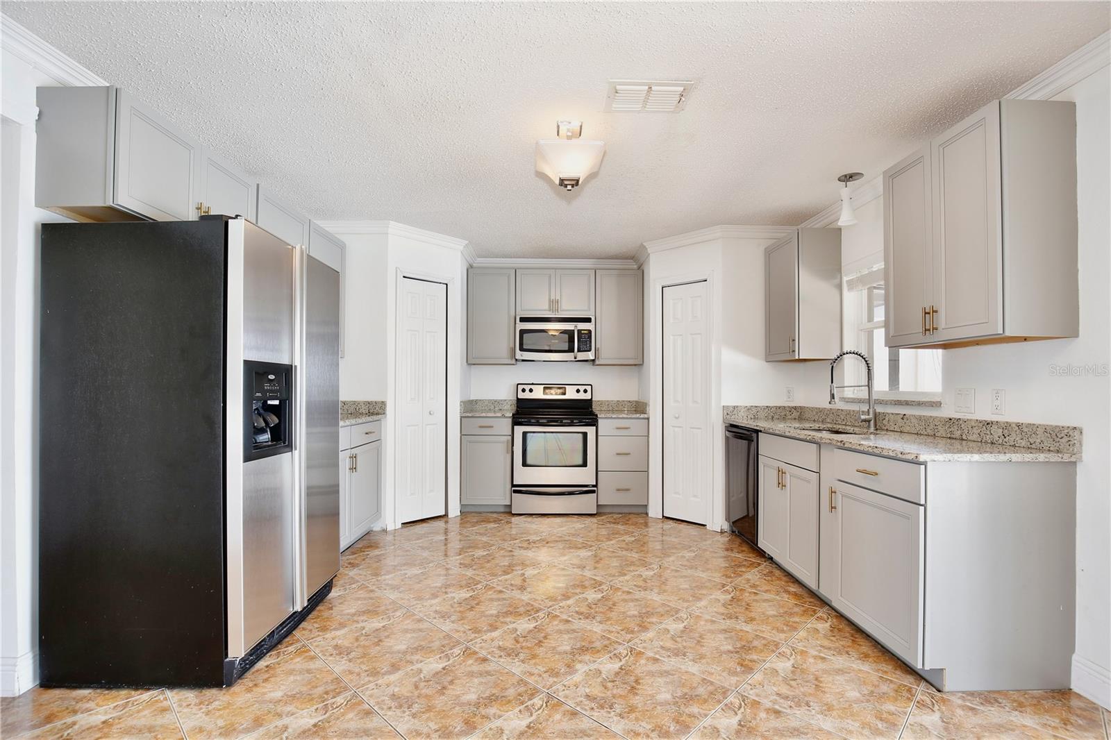 Image 11 of 49 For 629 Milford Drive