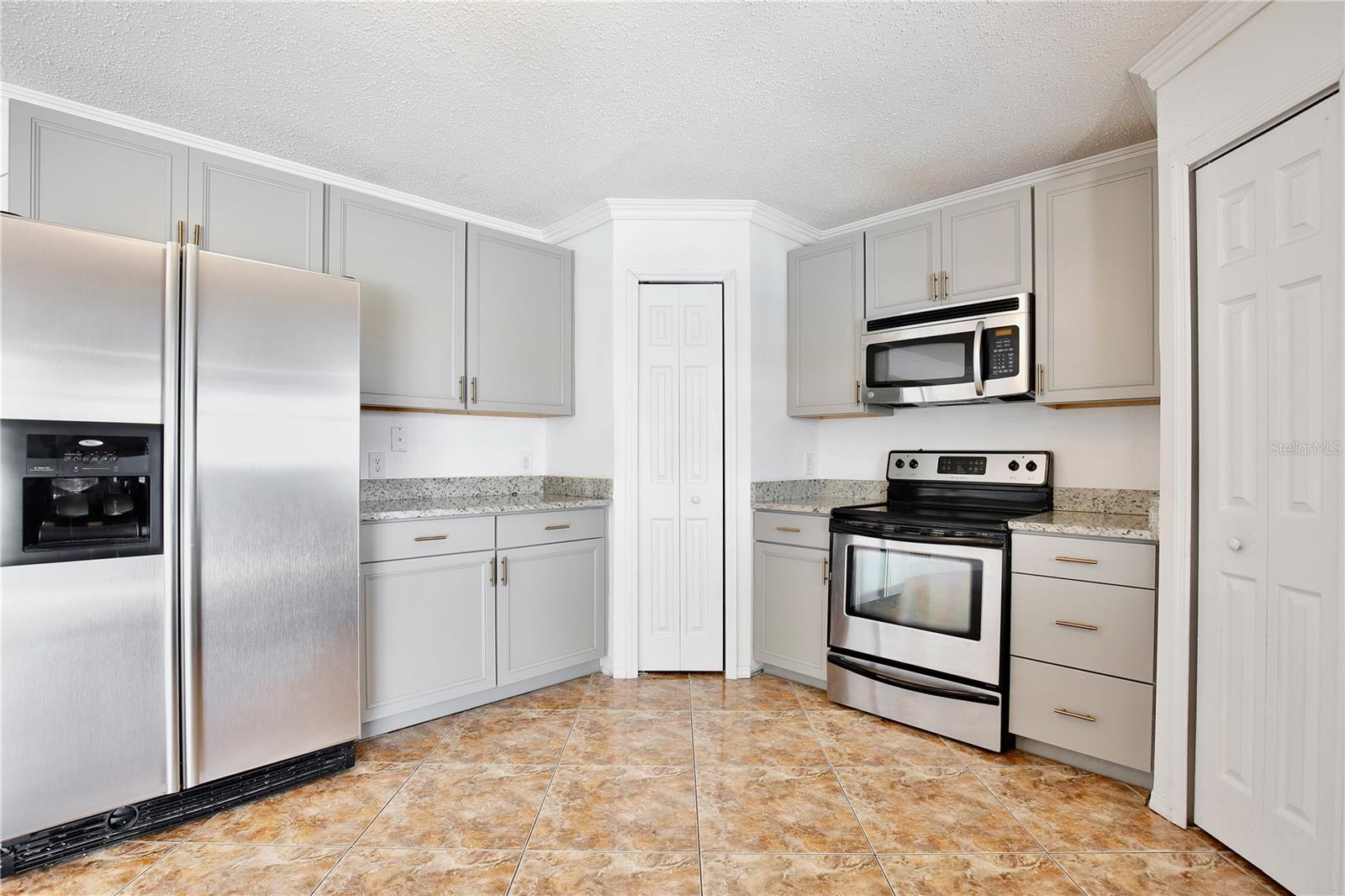 Image 12 of 49 For 629 Milford Drive